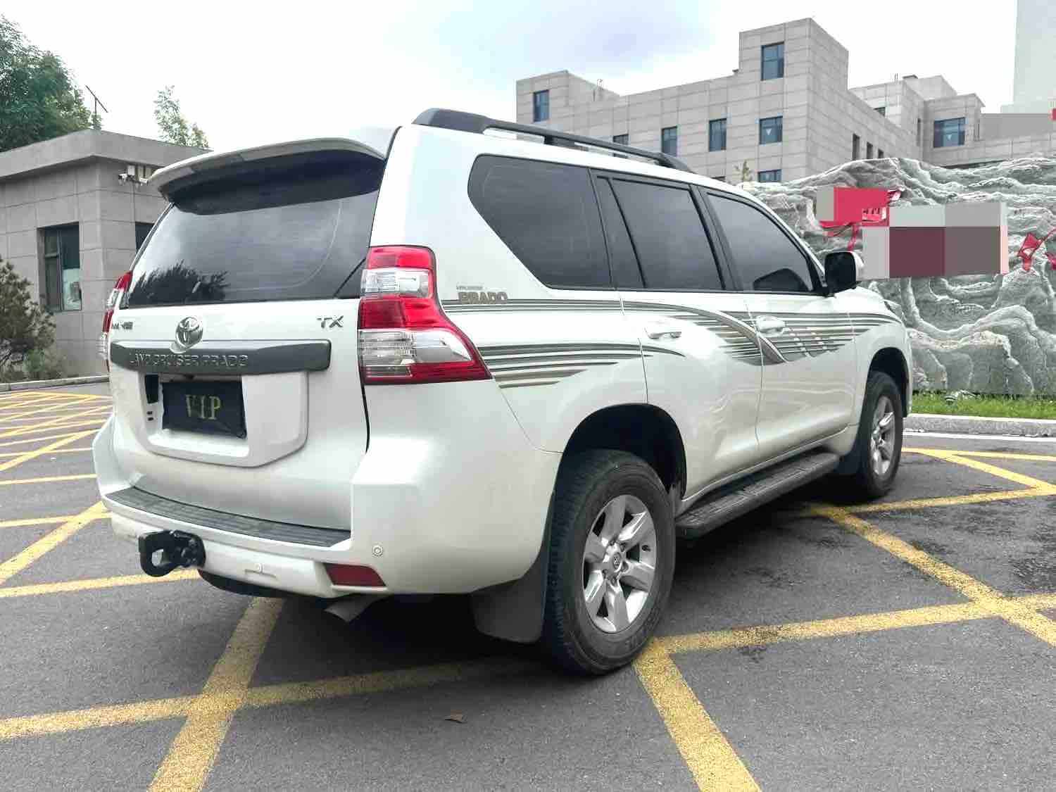 Toyota 2016 Prado 2.7 Luxury — 4