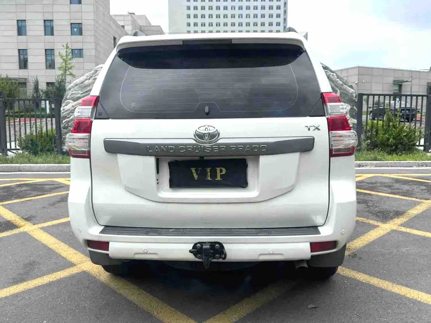 Toyota 2016 Prado 2.7 Luxury — 5