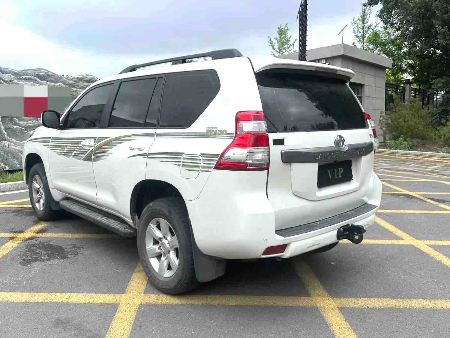 Toyota 2016 Prado 2.7 Luxury — 6