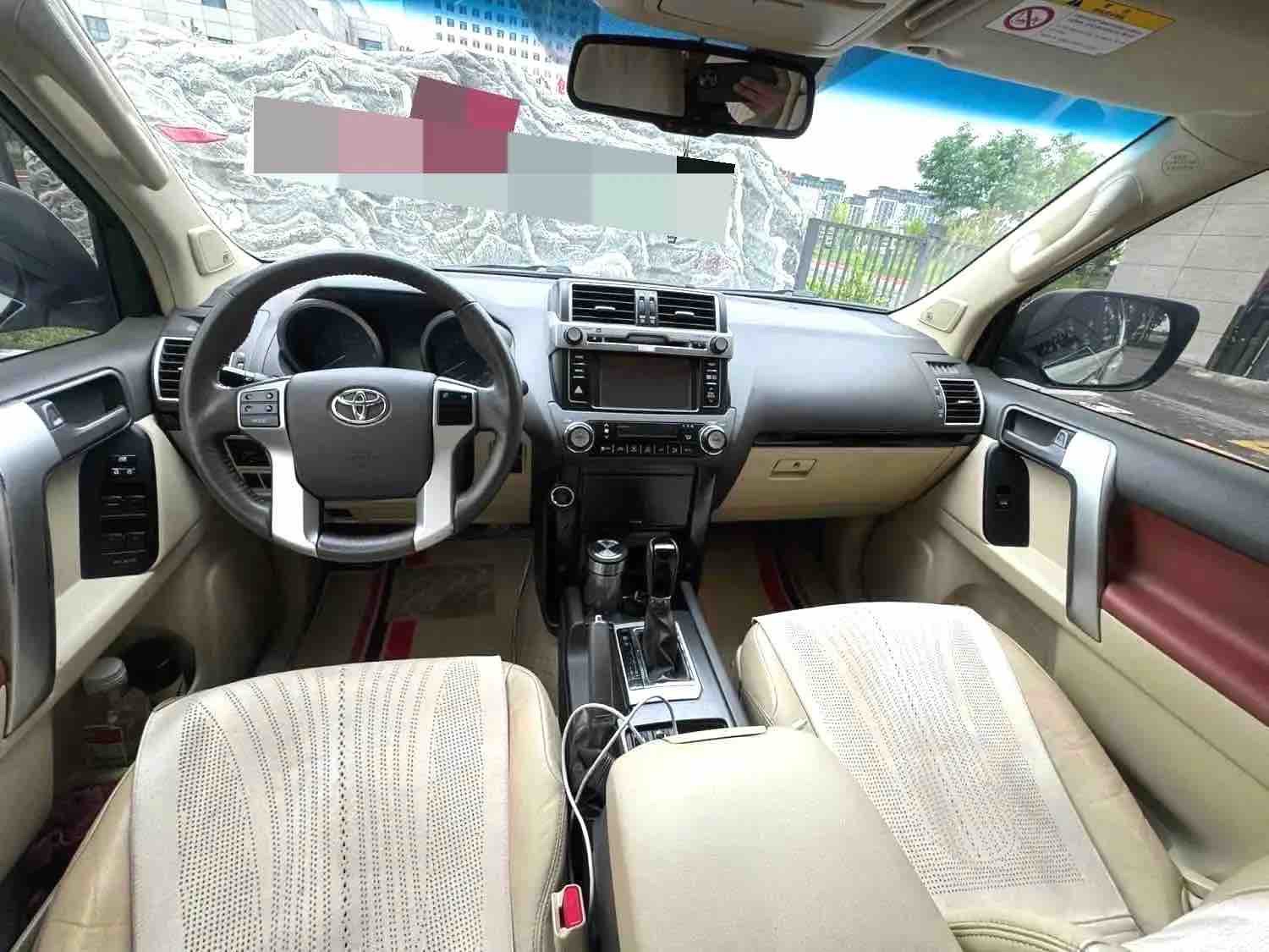 Toyota 2016 Prado 2.7 Luxury — 7
