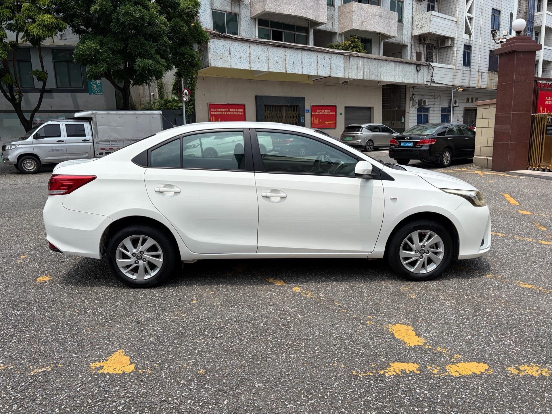 Toyota Yaris 2017 YARiS L Zhixiang 1.5G CVT Xuan Dong Edition — 4