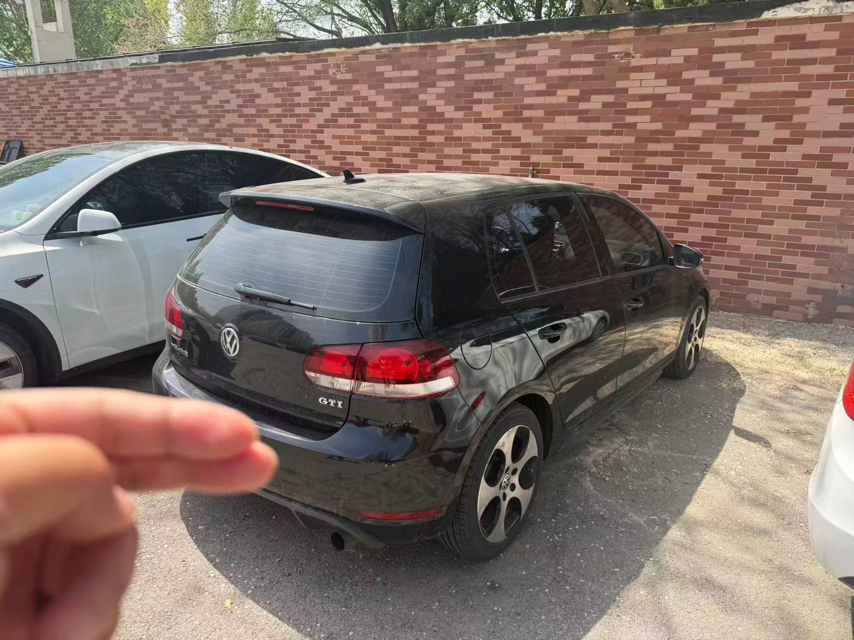 Volkswagen 2010 Golf GTI 2.0 TSI — 2