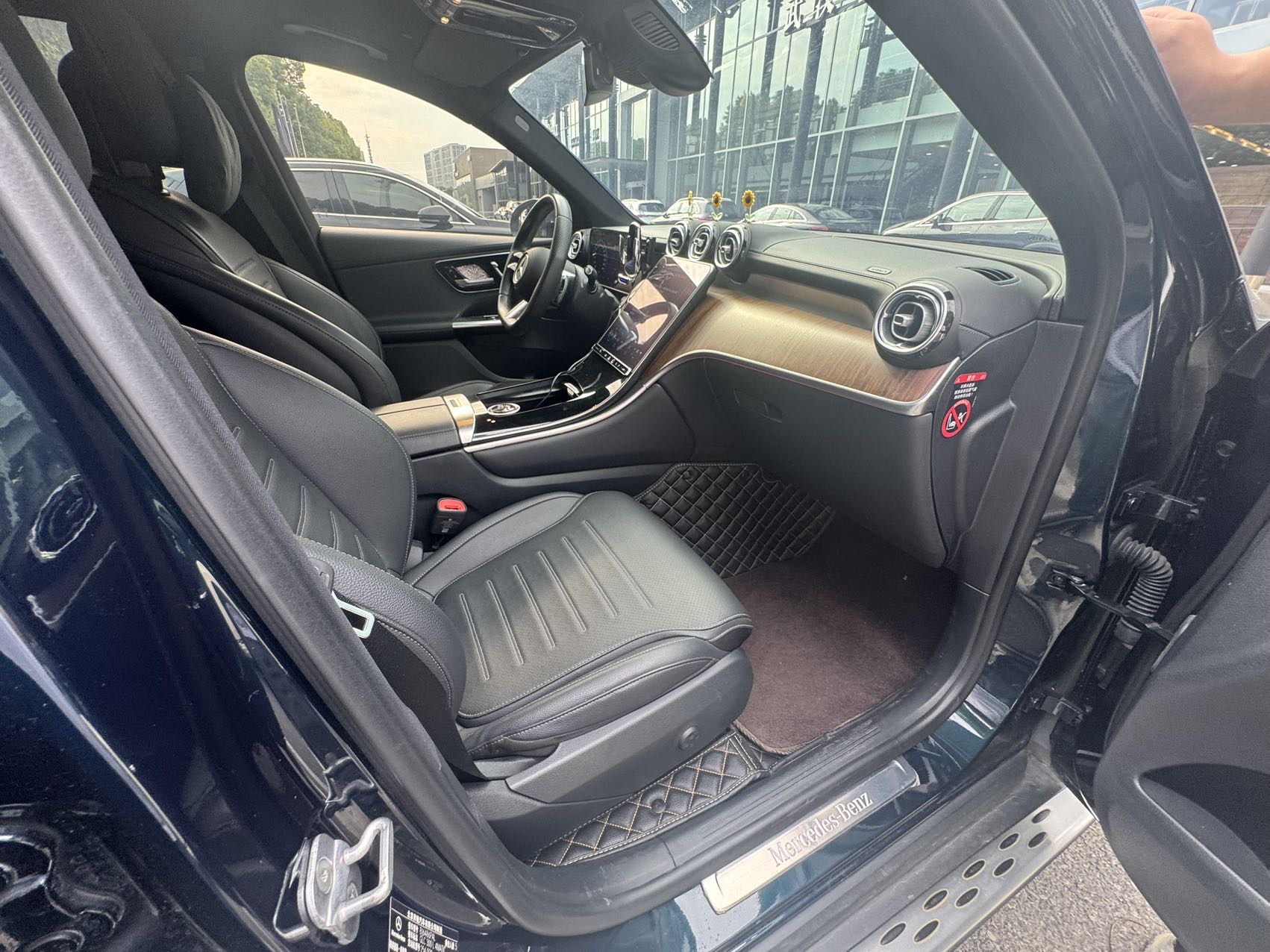 Mercedes-Benz 2024 GLC 300 L 4MATIC 48V 2.0T Dynamic 5-Seater — 7