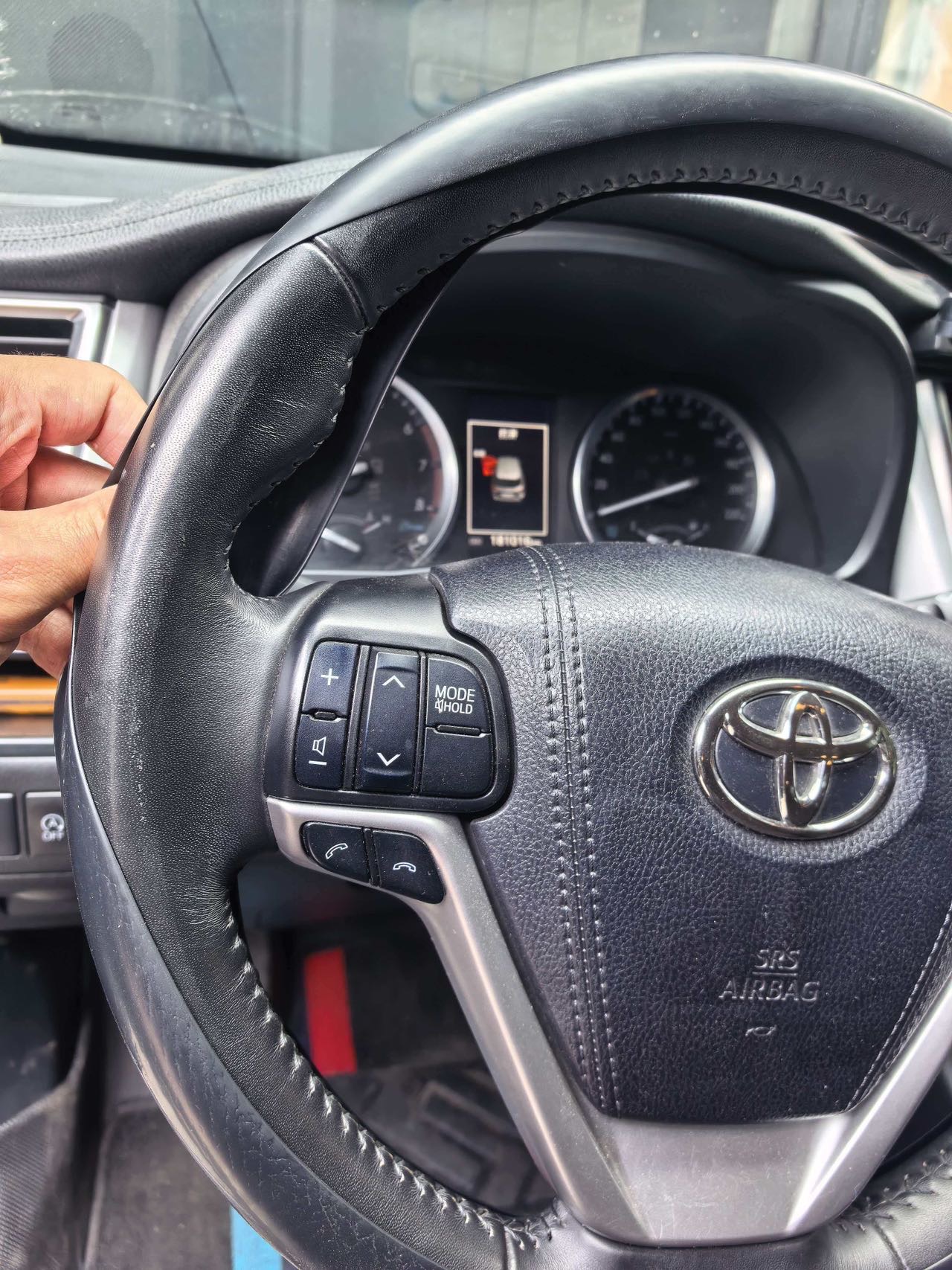 Toyota 2021 Highlander 2.0T 4WD Luxury 7-Seater — 3