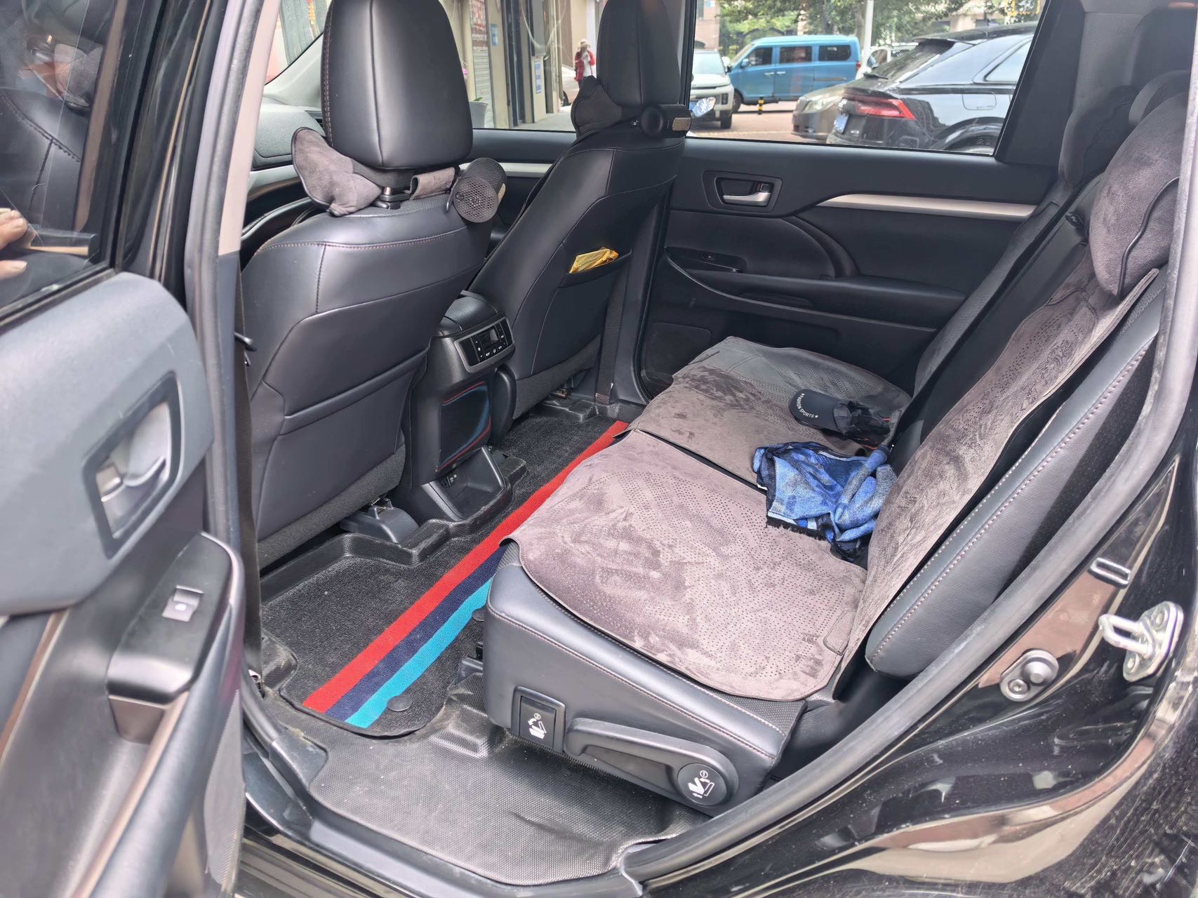 Toyota 2021 Highlander 2.0T 4WD Luxury 7-Seater — 4