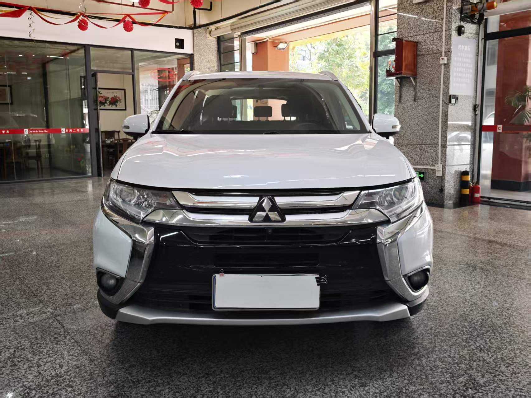 Mitsubishi 2017 Outlander 2.0 CVT 2WD Glory Edition, 5 seats — 2