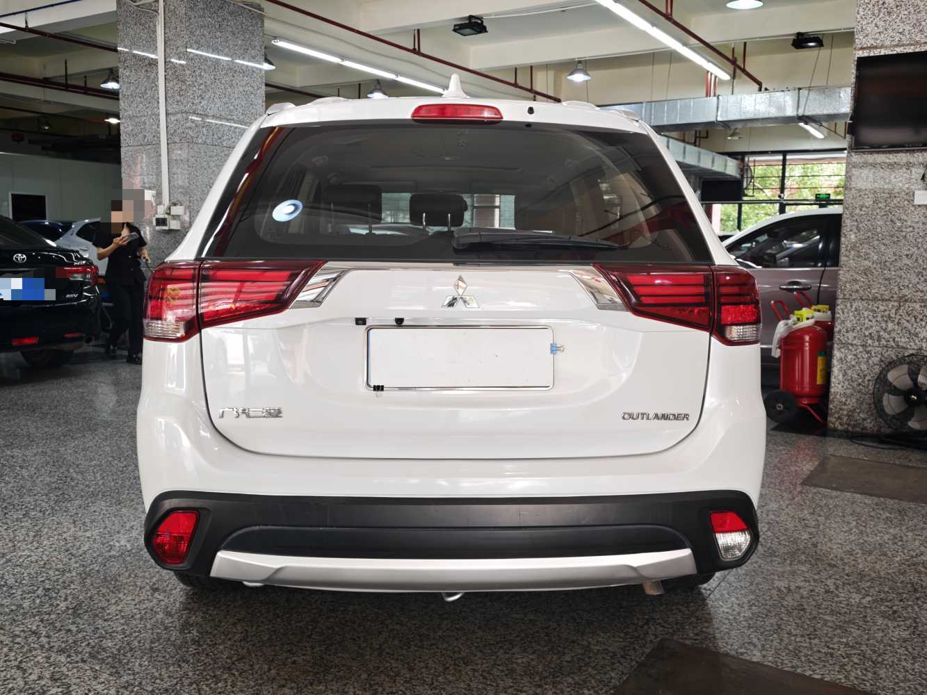 Mitsubishi 2017 Outlander 2.0 CVT 2WD Glory Edition, 5 seats — 8