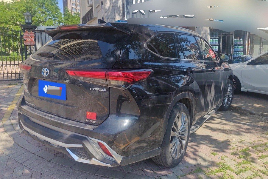 Toyota 2022 Highlander Hybrid 2.5 CVT 4WD Prestige 7-seater — 2
