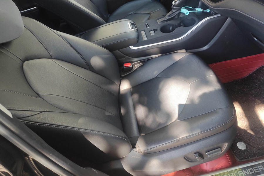Toyota 2022 Highlander Hybrid 2.5 CVT 4WD Prestige 7-seater — 6