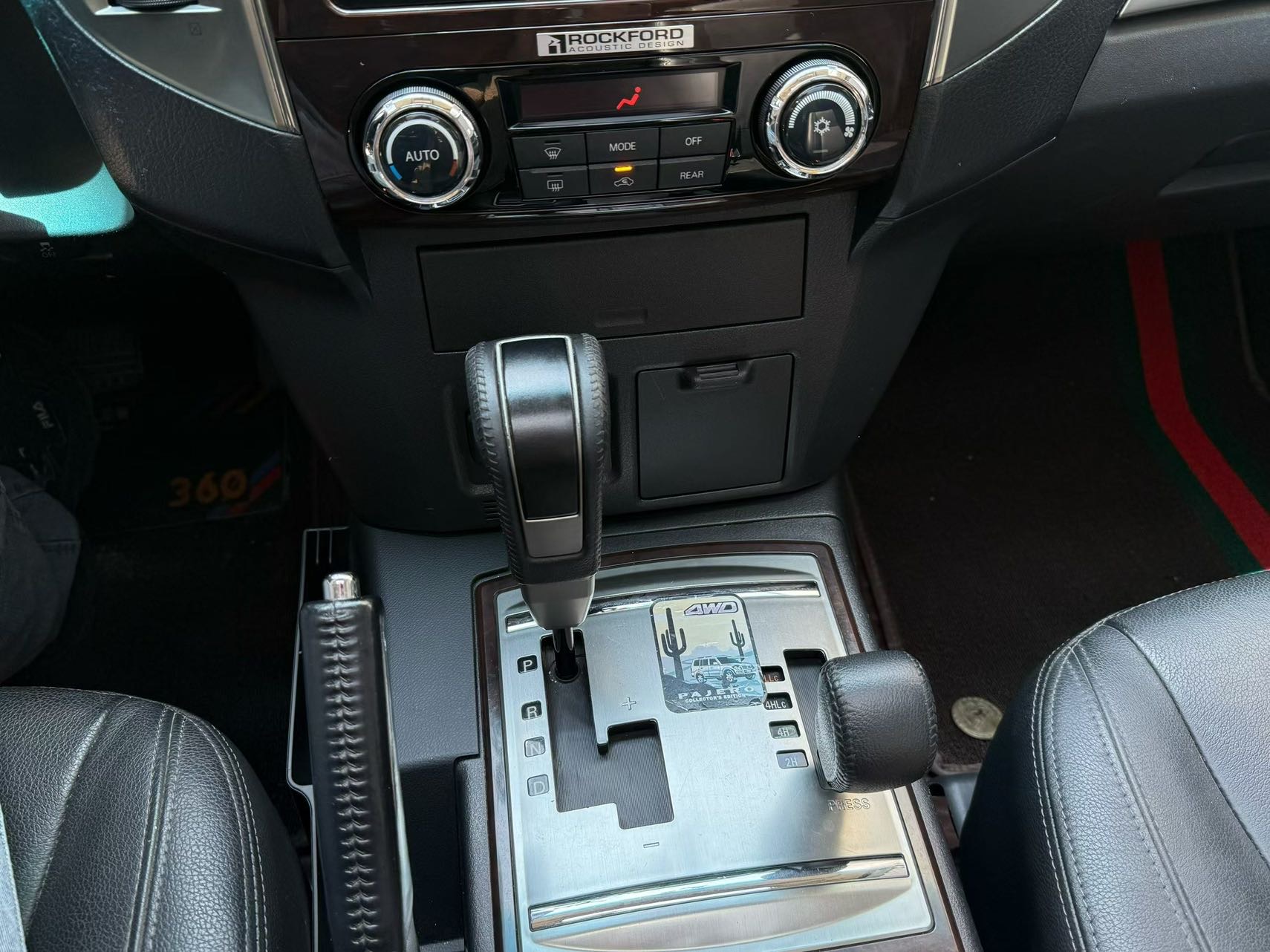 Mitsubishi Pajero (Imported) 2017 Pajero 3.8 Middle East version — 5