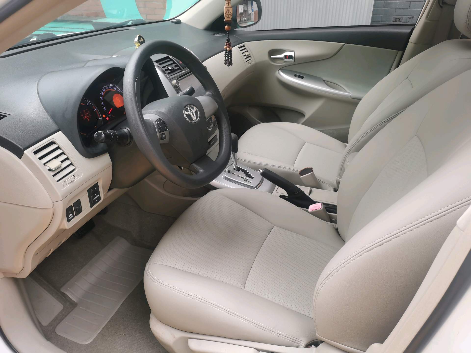 Toyota 2011 Corolla 1.8 CVT GL-i Commemorative Edition — 3