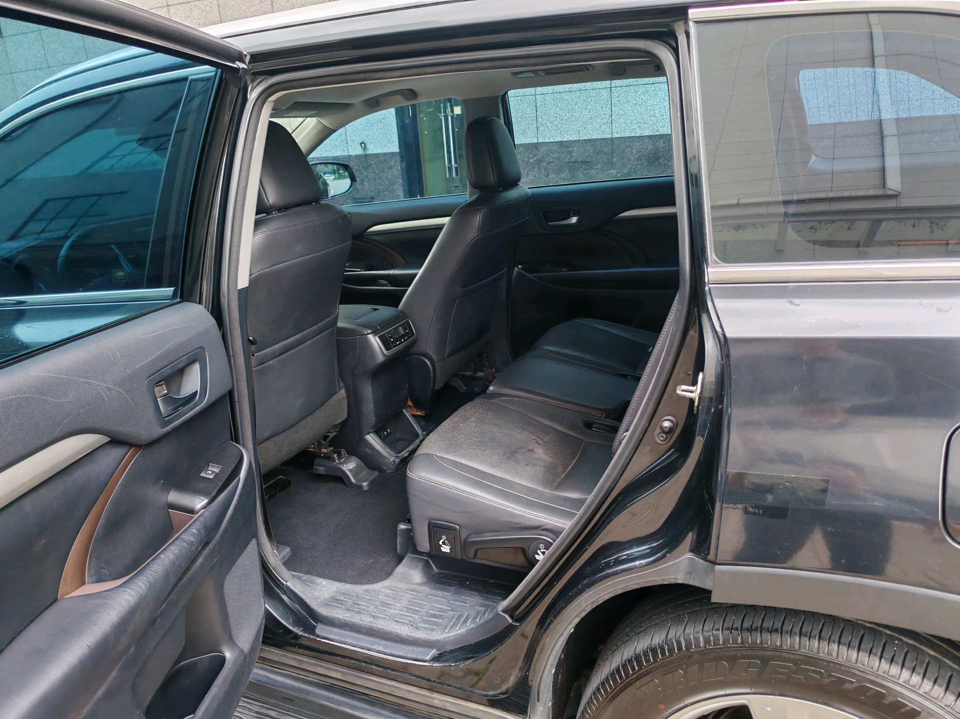 Toyota 2018 Highlander 2.0T 4WD Luxury 7-Seater — 8