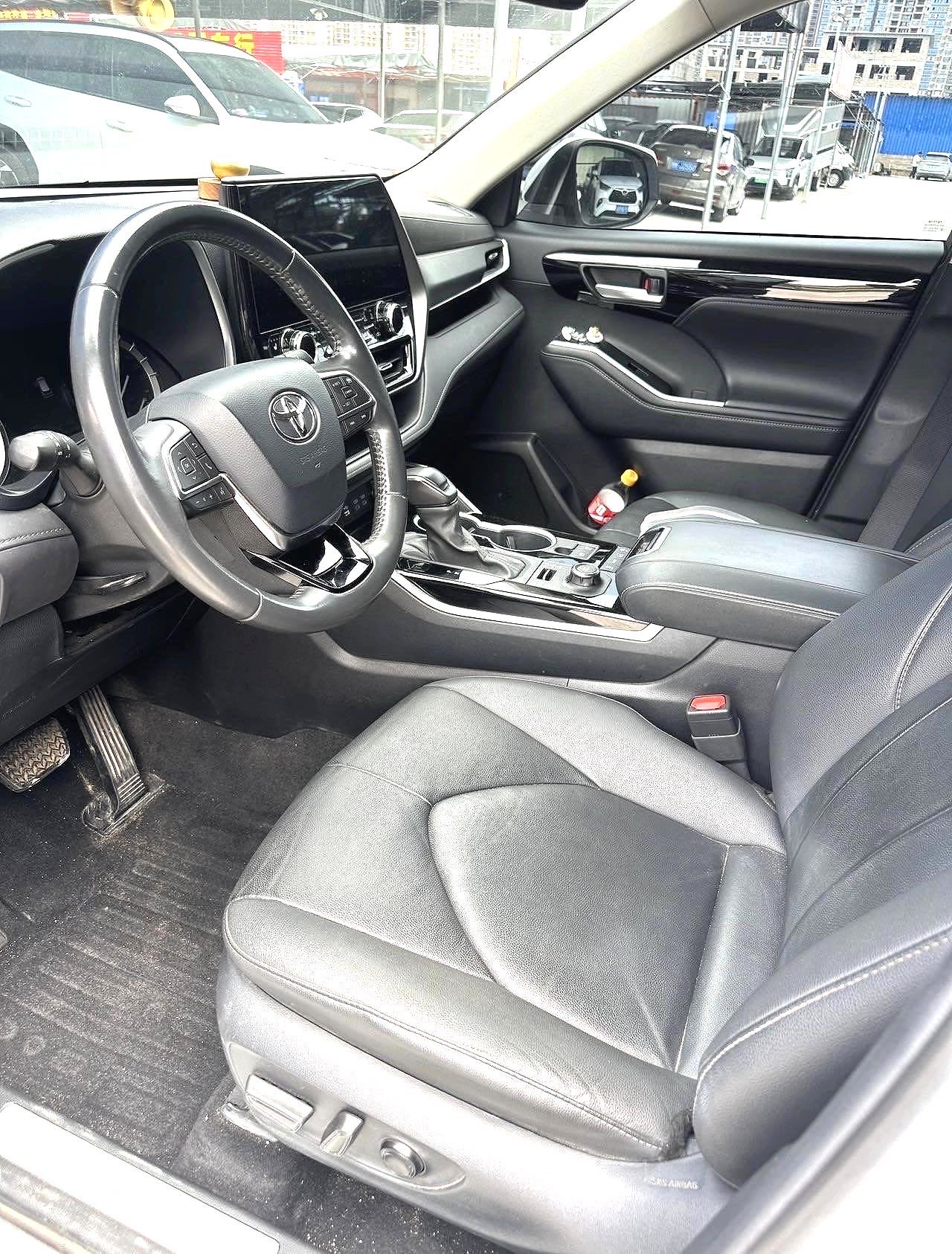 Toyota 2022 Highlander 2.0T 380T All-Wheel Drive Prestige 7-Seater — 3