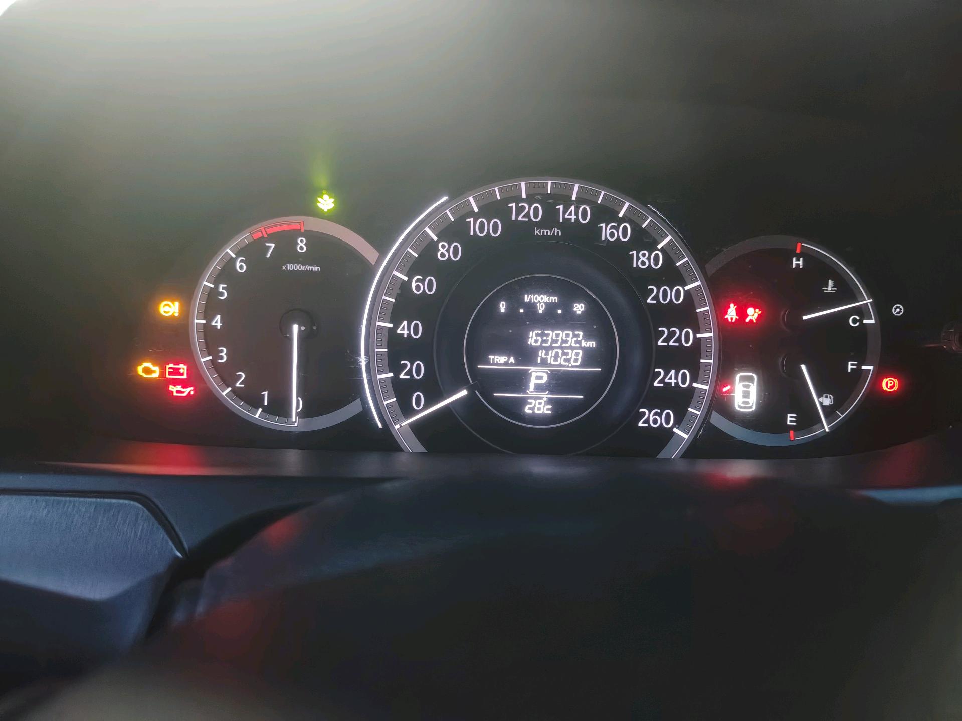 Honda 2014 9th-generation Accord 2.0 CVT EXN Luxury with Navigation — 12