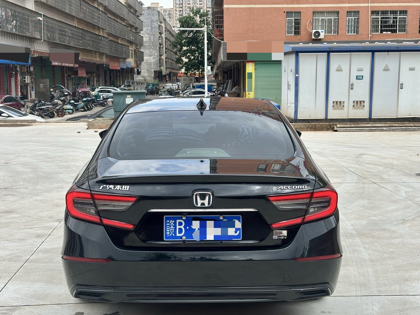 Honda 2022 10th-Gen Accord Hybrid 2.0 CVT Sharp Cool Edition — 3