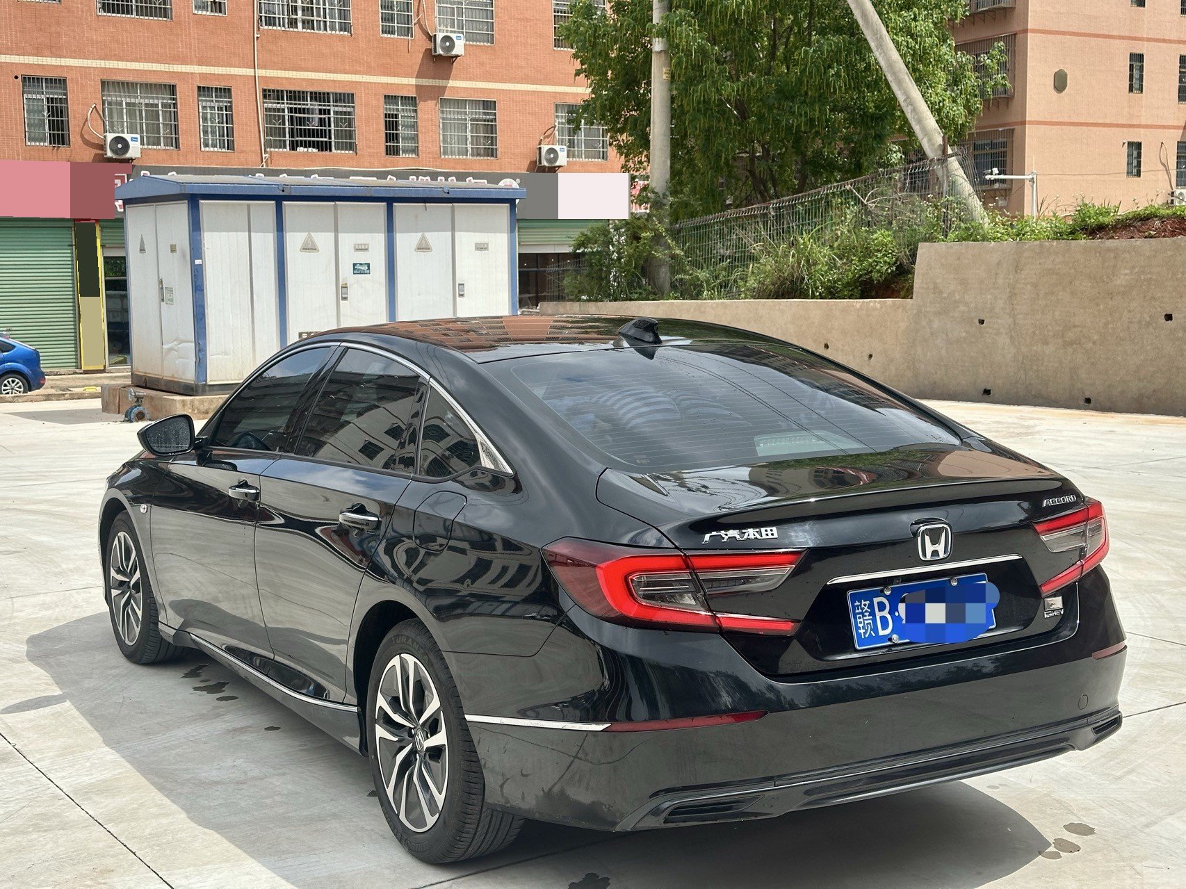 Honda 2022 10th-Gen Accord Hybrid 2.0 CVT Sharp Cool Edition — 4