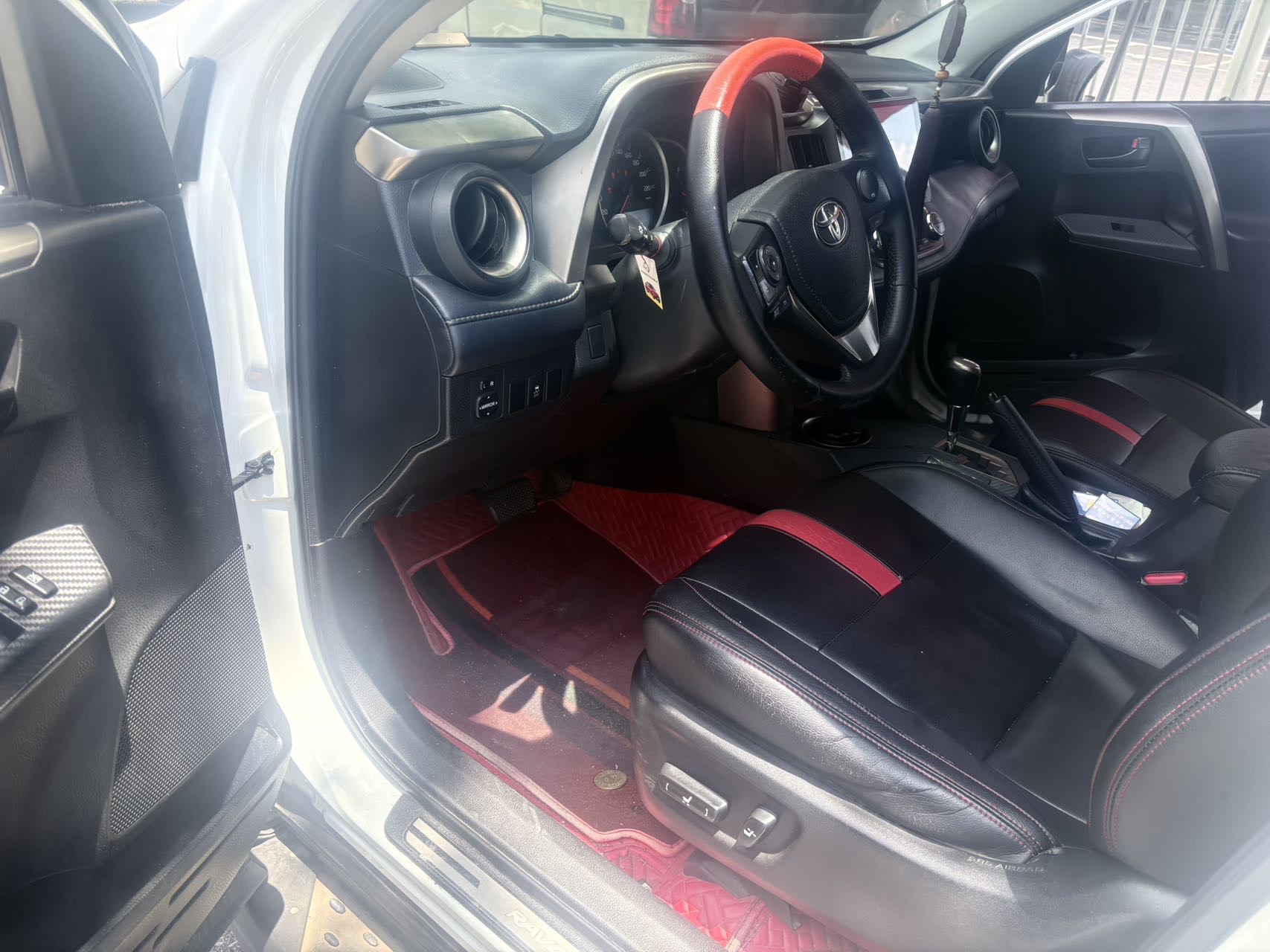 Toyota 2013 RAV4 2.5 Four-Wheel Drive Elite Edition — 2