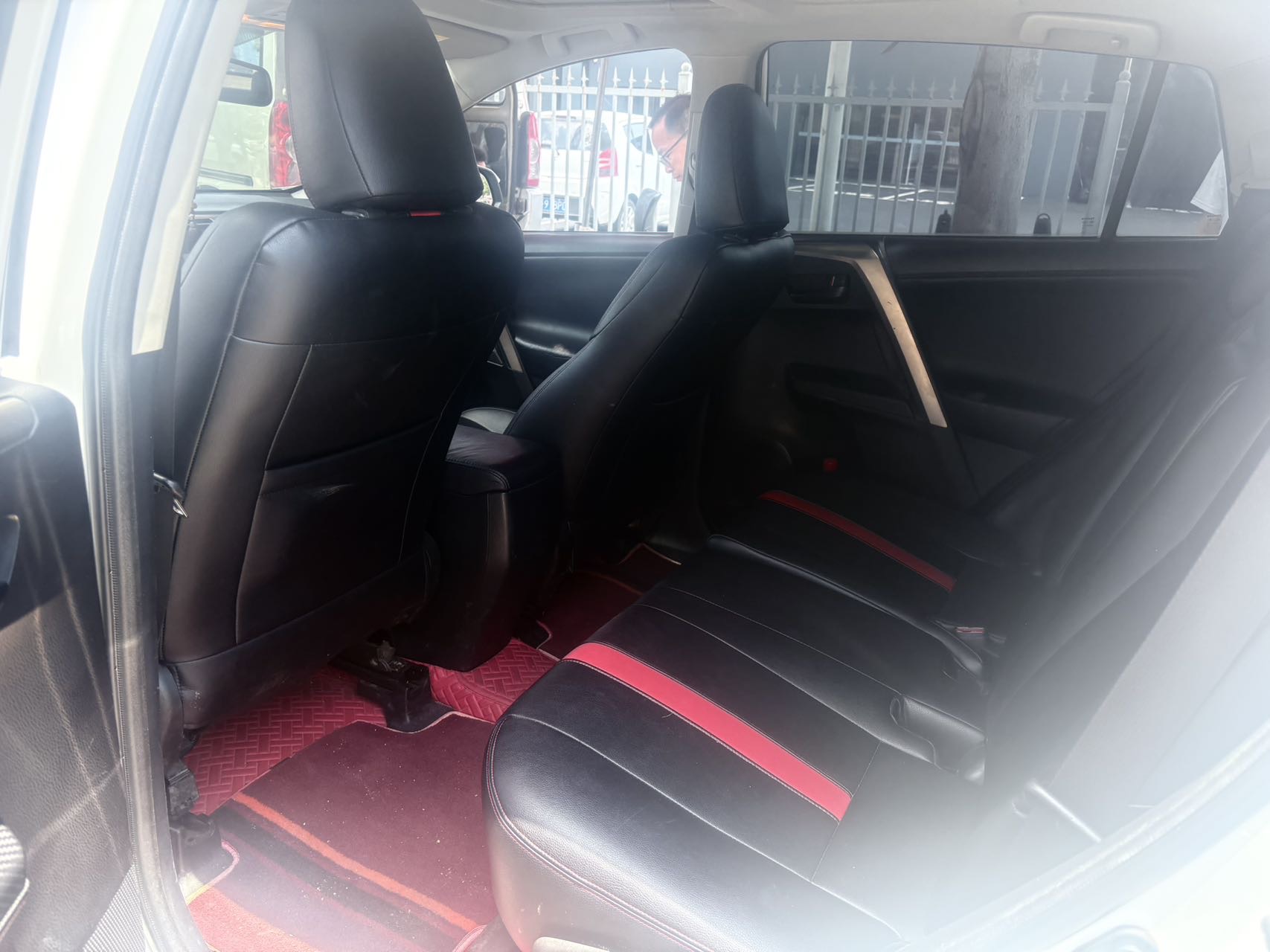 Toyota 2013 RAV4 2.5 Four-Wheel Drive Elite Edition — 4