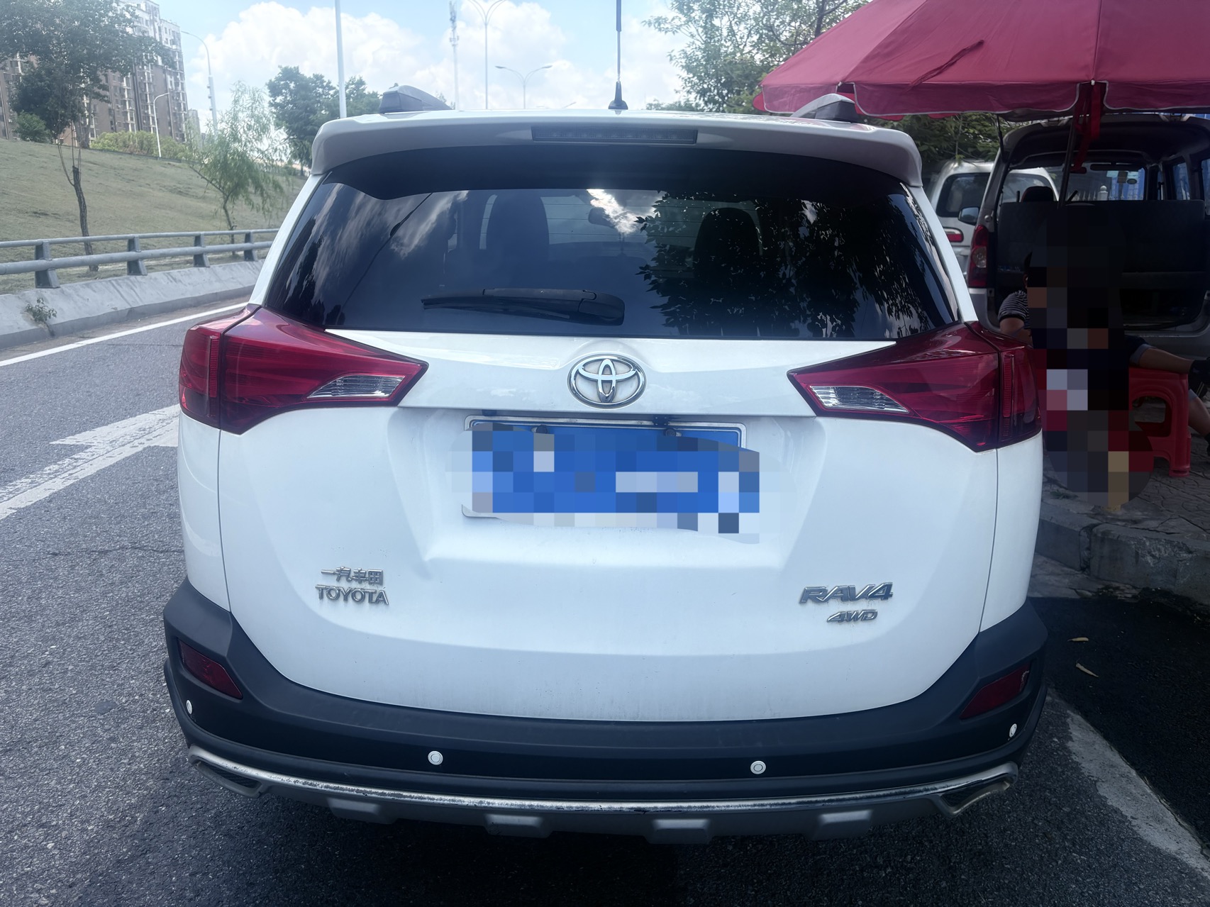 Toyota 2013 RAV4 2.5 Four-Wheel Drive Elite Edition — 6
