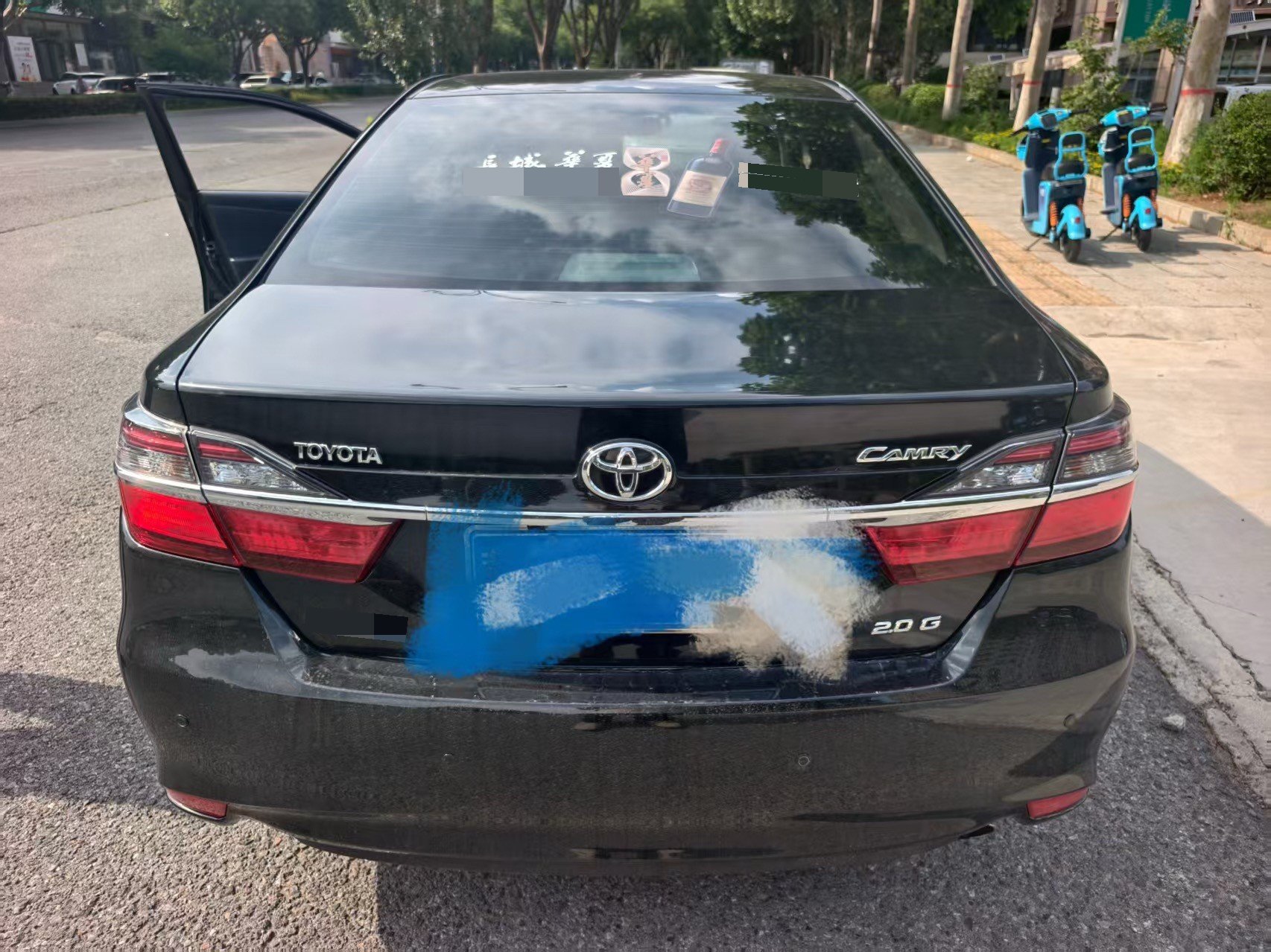 Toyota 2016 Camry 2.0G 10th Anniversary Luxury Edition — 3