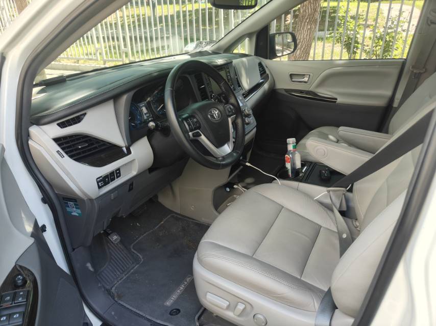 Toyota Sienna (Imported) 2019 Sienna 3.5 XLE Mobility Auto Access 2WD 7-seater (U.S. specification) — 3