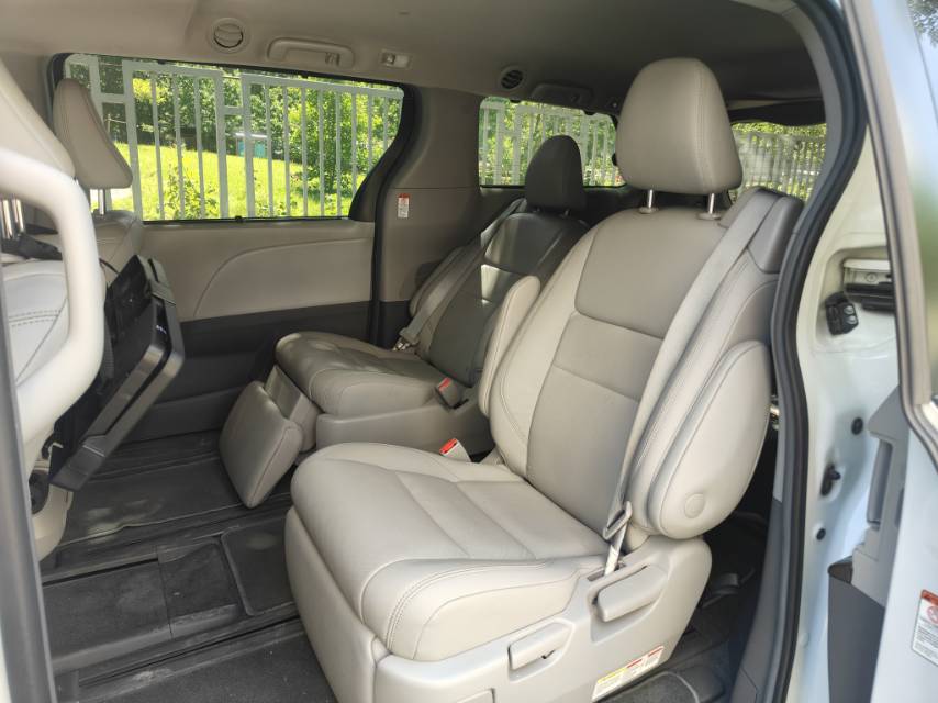 Toyota Sienna (Imported) 2019 Sienna 3.5 XLE Mobility Auto Access 2WD 7-seater (U.S. specification) — 4
