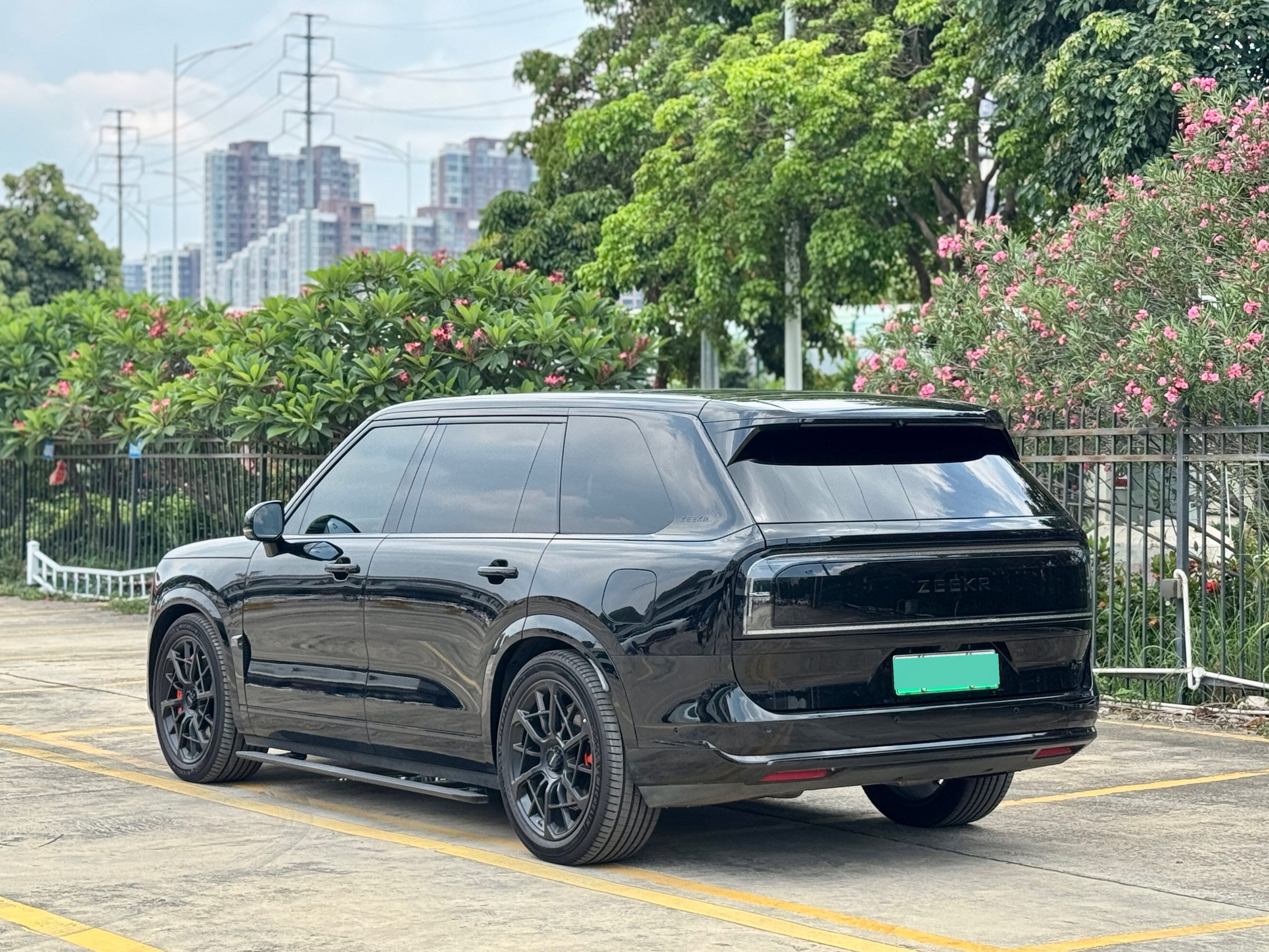 ZEEKR 2025 Zeekr 9X 2.0T Ultra Edition 55 kWh — 3