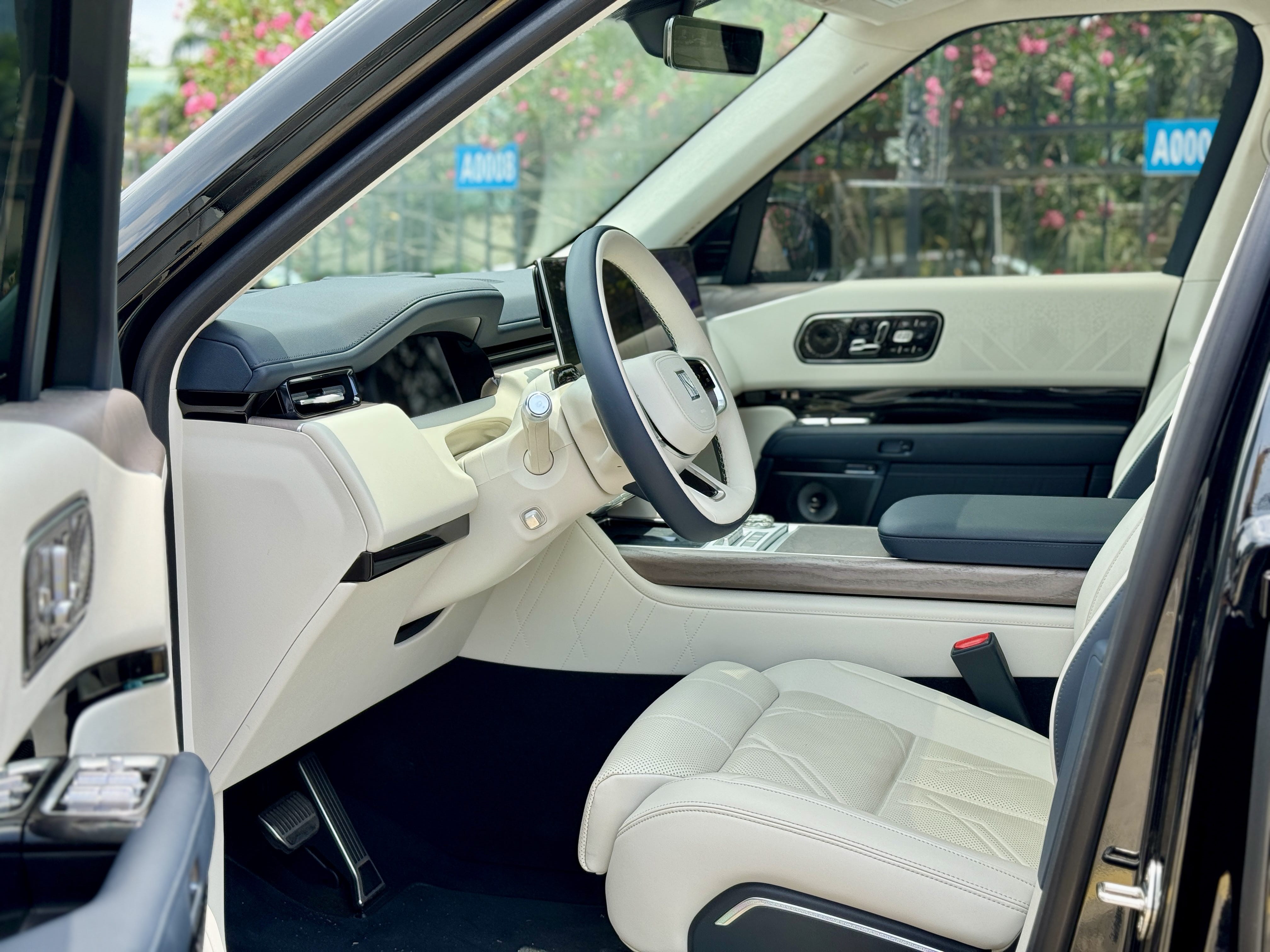 ZEEKR 2025 Zeekr 9X 2.0T Ultra Edition 55 kWh — 4