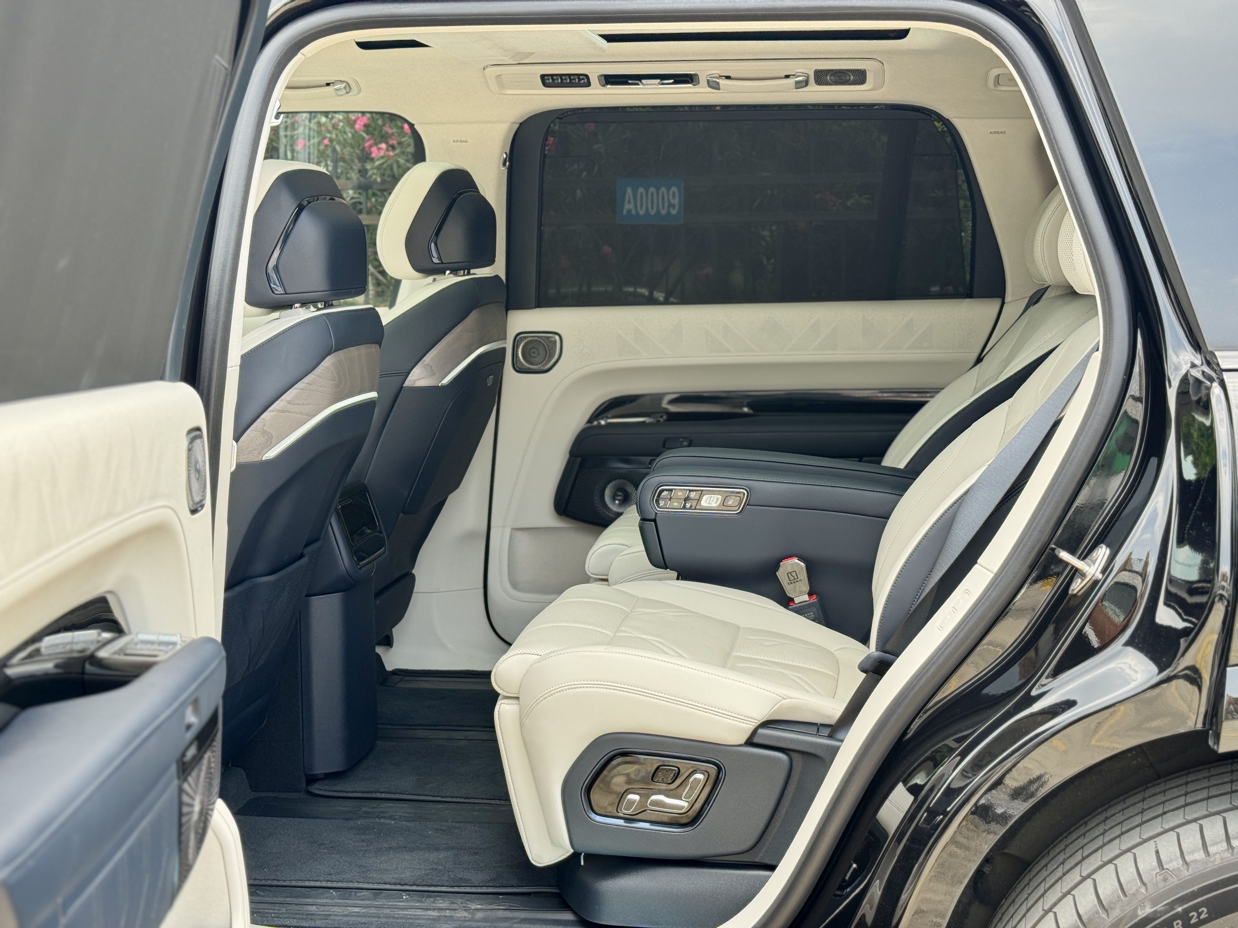 ZEEKR 2025 Zeekr 9X 2.0T Ultra Edition 55 kWh — 6