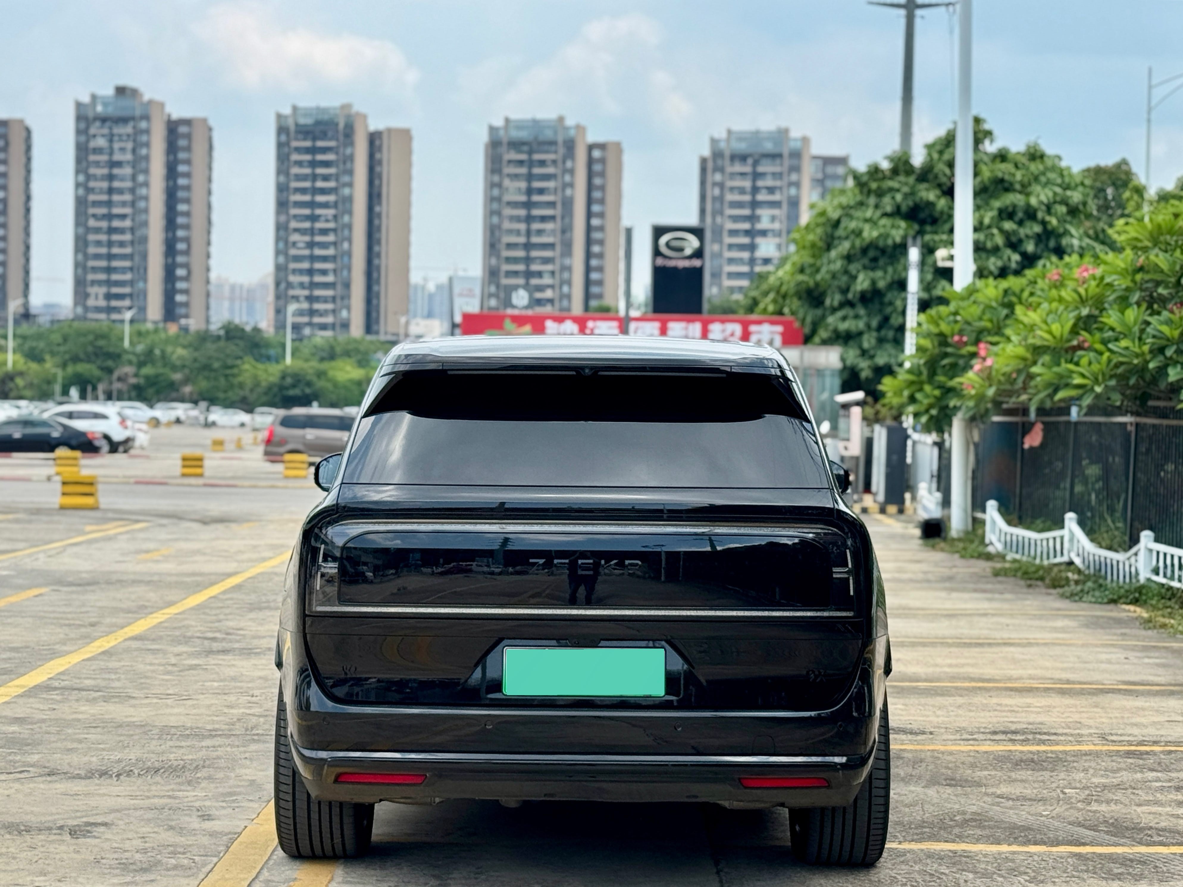 ZEEKR 2025 Zeekr 9X 2.0T Ultra Edition 55 kWh — 8
