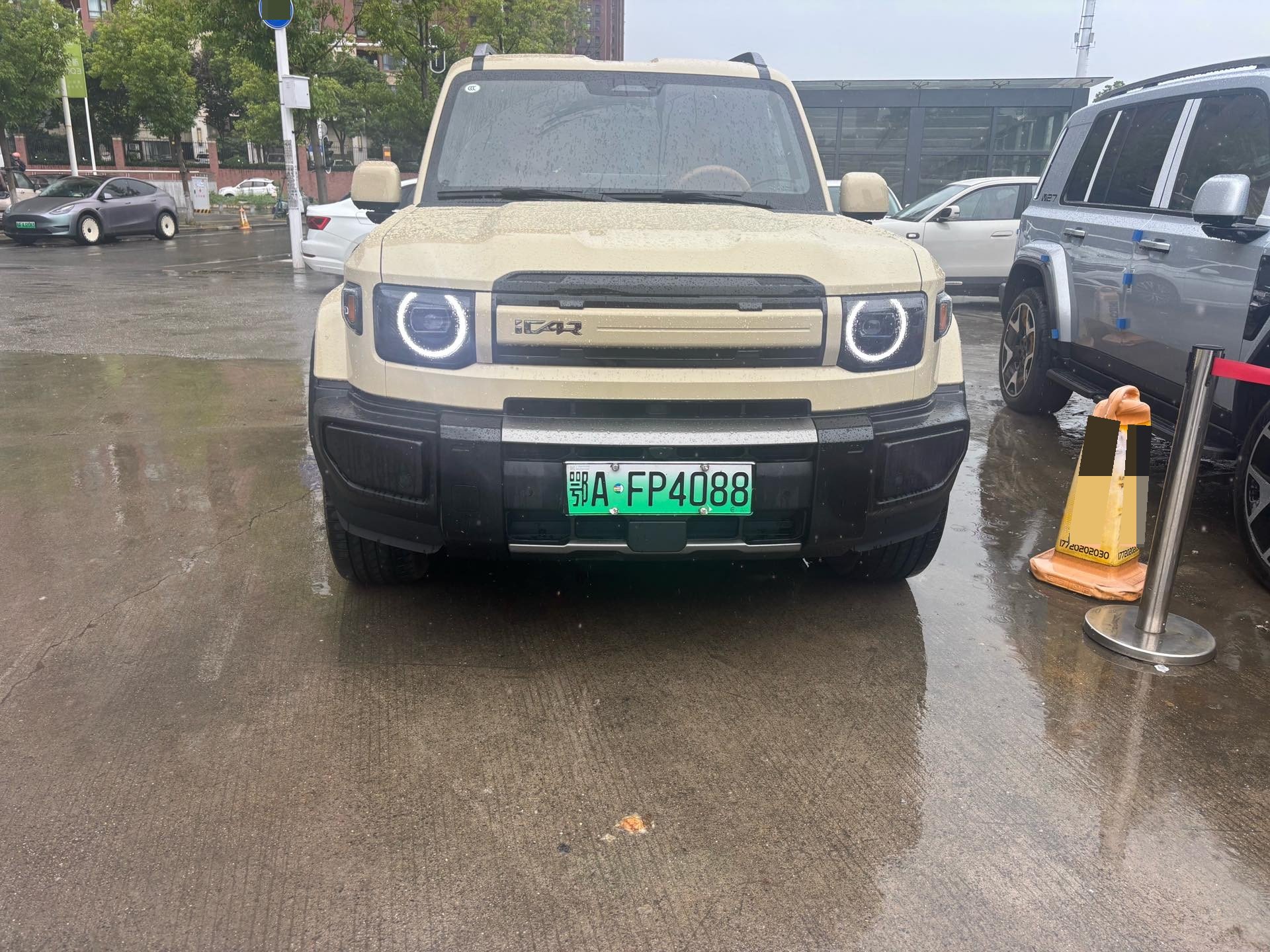 iCAR 2026 iCAR V27 200KM AWD Falcon 500 — 3