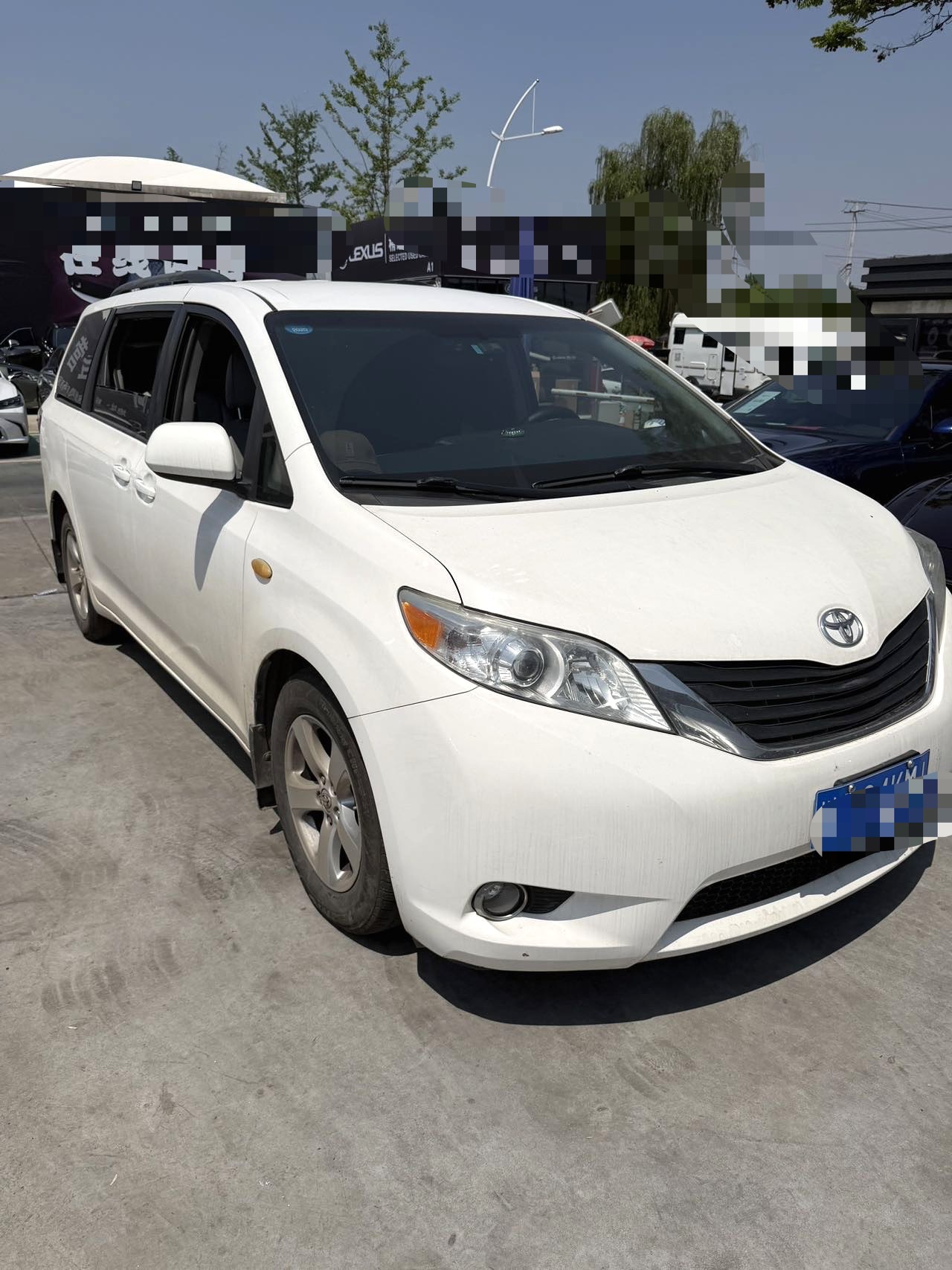 Toyota Sienna (Imported) 2015 Sienna 3.5L 2WD 7-seater U.S.-spec model — 10