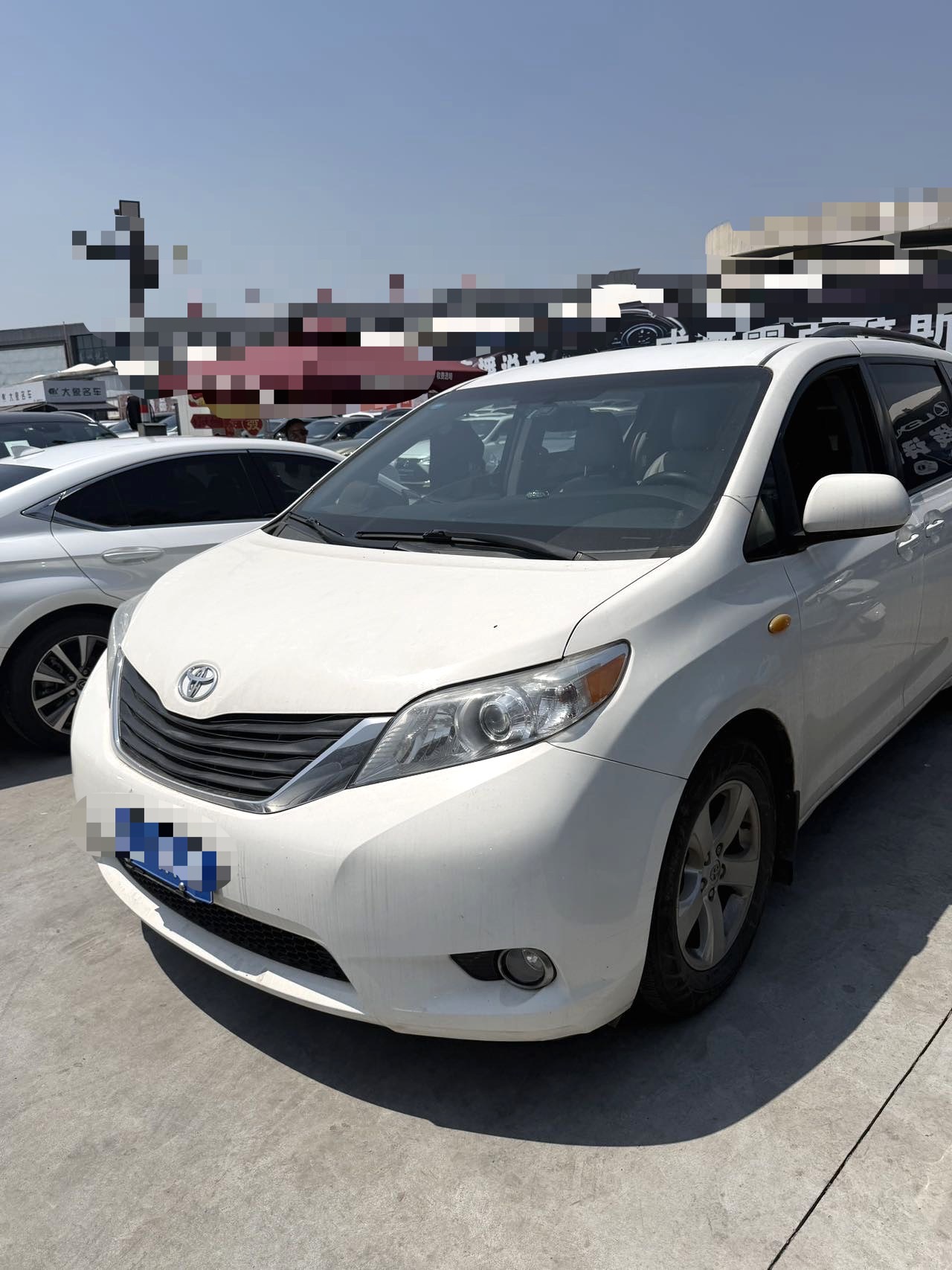 Toyota Sienna (Imported) 2015 Sienna 3.5L 2WD 7-seater U.S.-spec model — 11