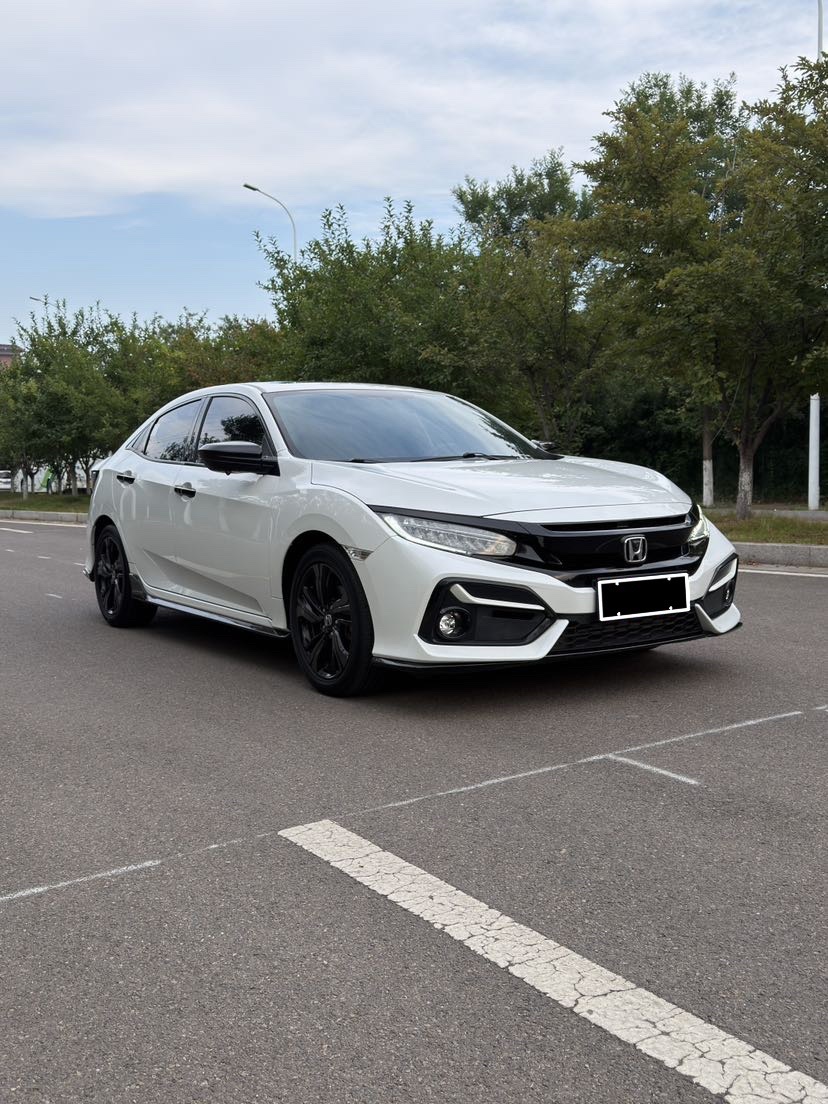 Honda 2021 Civic Hatchback 1.5T CVT 220TURBO Trendy & Cool — 3