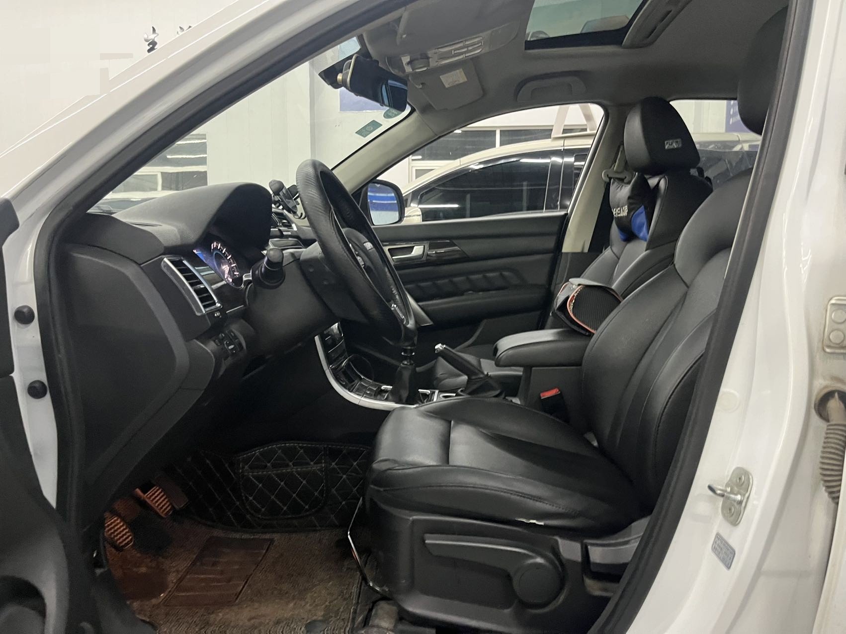 Haval 2016 H2 1.5T Two-Wheel Drive Urban Version with Red Badge — 4
