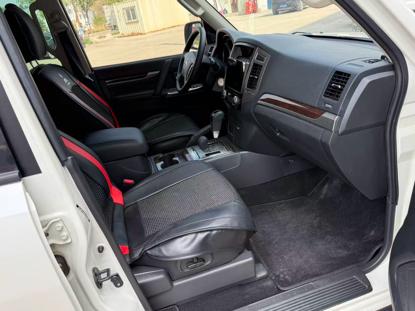 Mitsubishi Pajero (Imported) 2020 Pajero 3.0 Collector’s Edition Prestige Off-Road Edition — 5