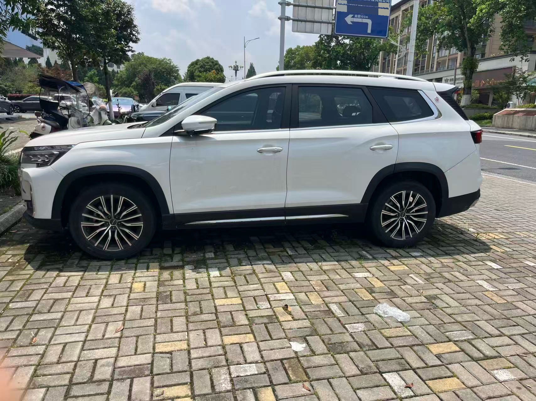 JETOUR 2021 X90 PLUS 1.6TD Villa 5-seater — 5