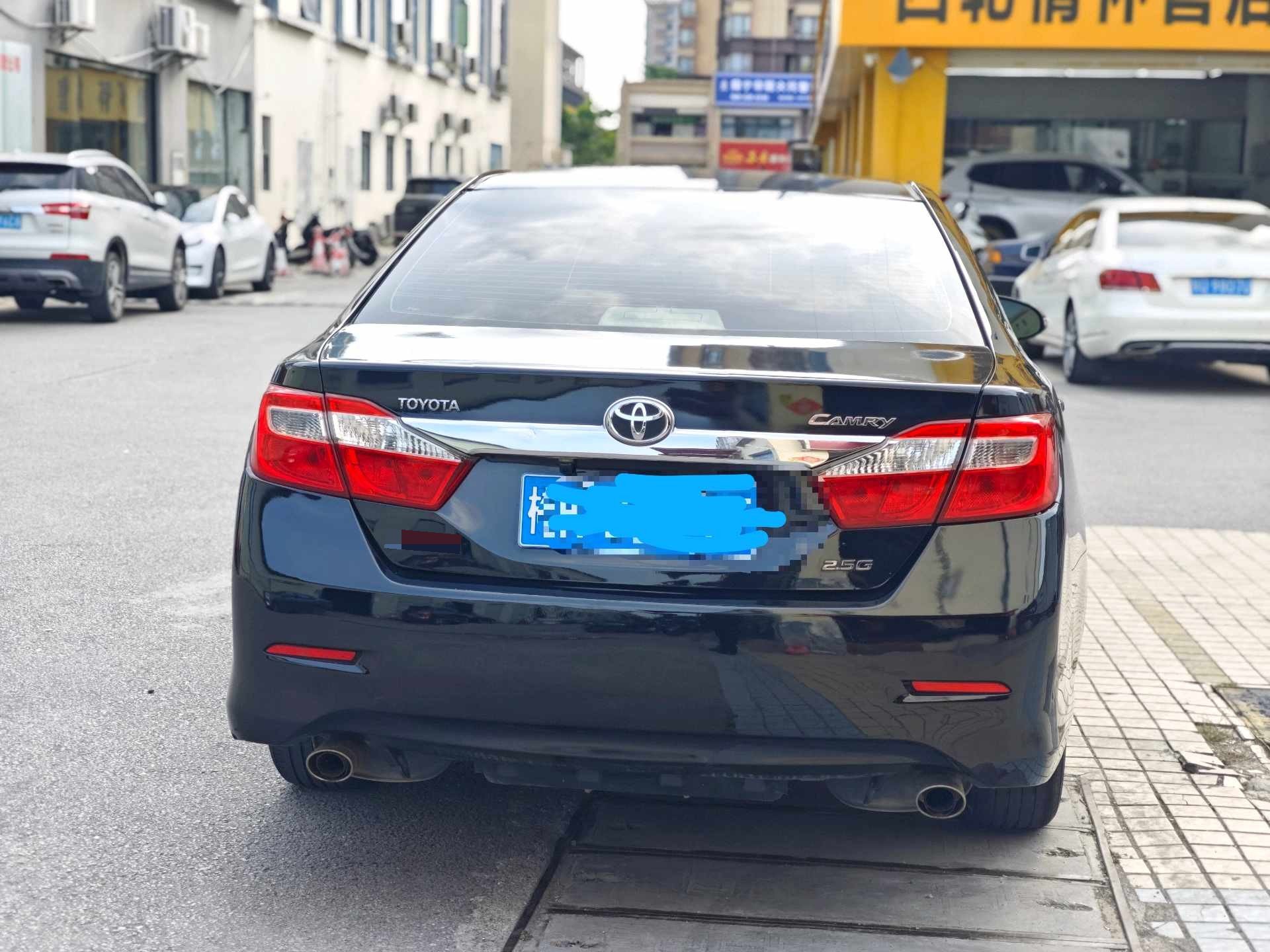Toyota 2012 Camry 2.5 G Navi Luxury Navigation Edition — 5