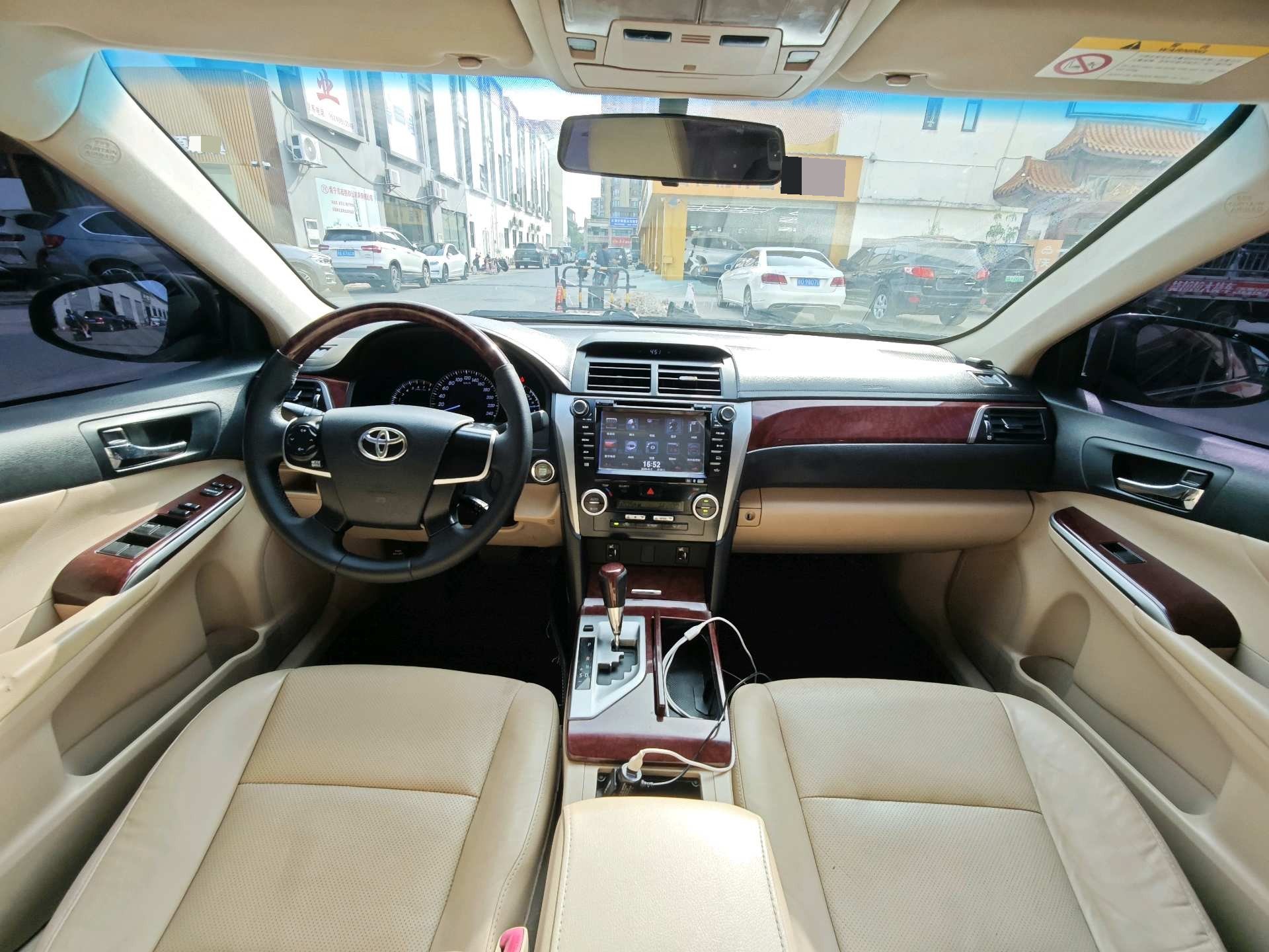 Toyota 2012 Camry 2.5 G Navi Luxury Navigation Edition — 9