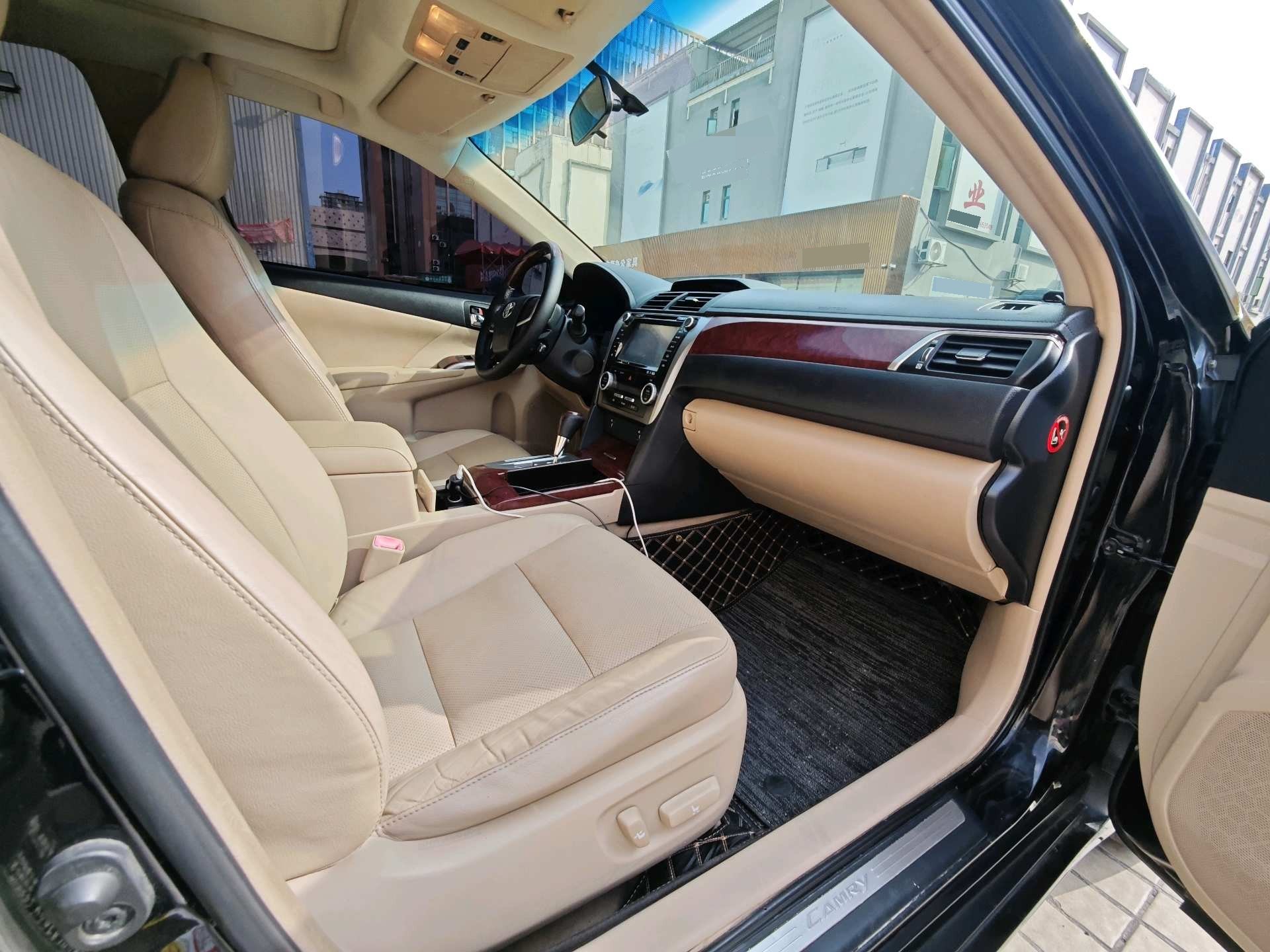 Toyota 2012 Camry 2.5 G Navi Luxury Navigation Edition — 11
