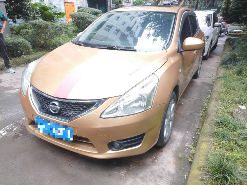 Nissan 2011 Tiida 1.6 CVT XE Comfort Model — photo 1