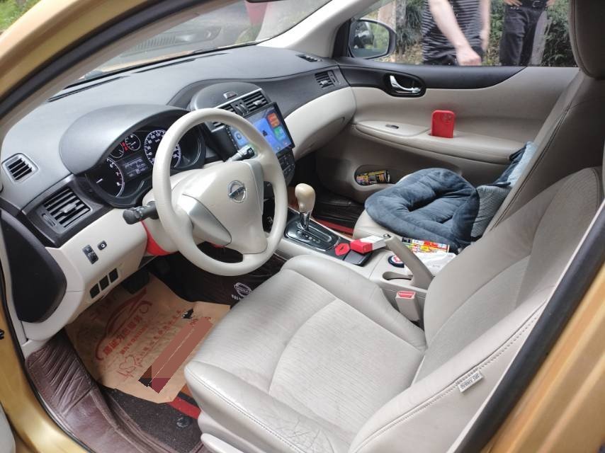 Nissan 2011 Tiida 1.6 CVT XE Comfort Model — 4