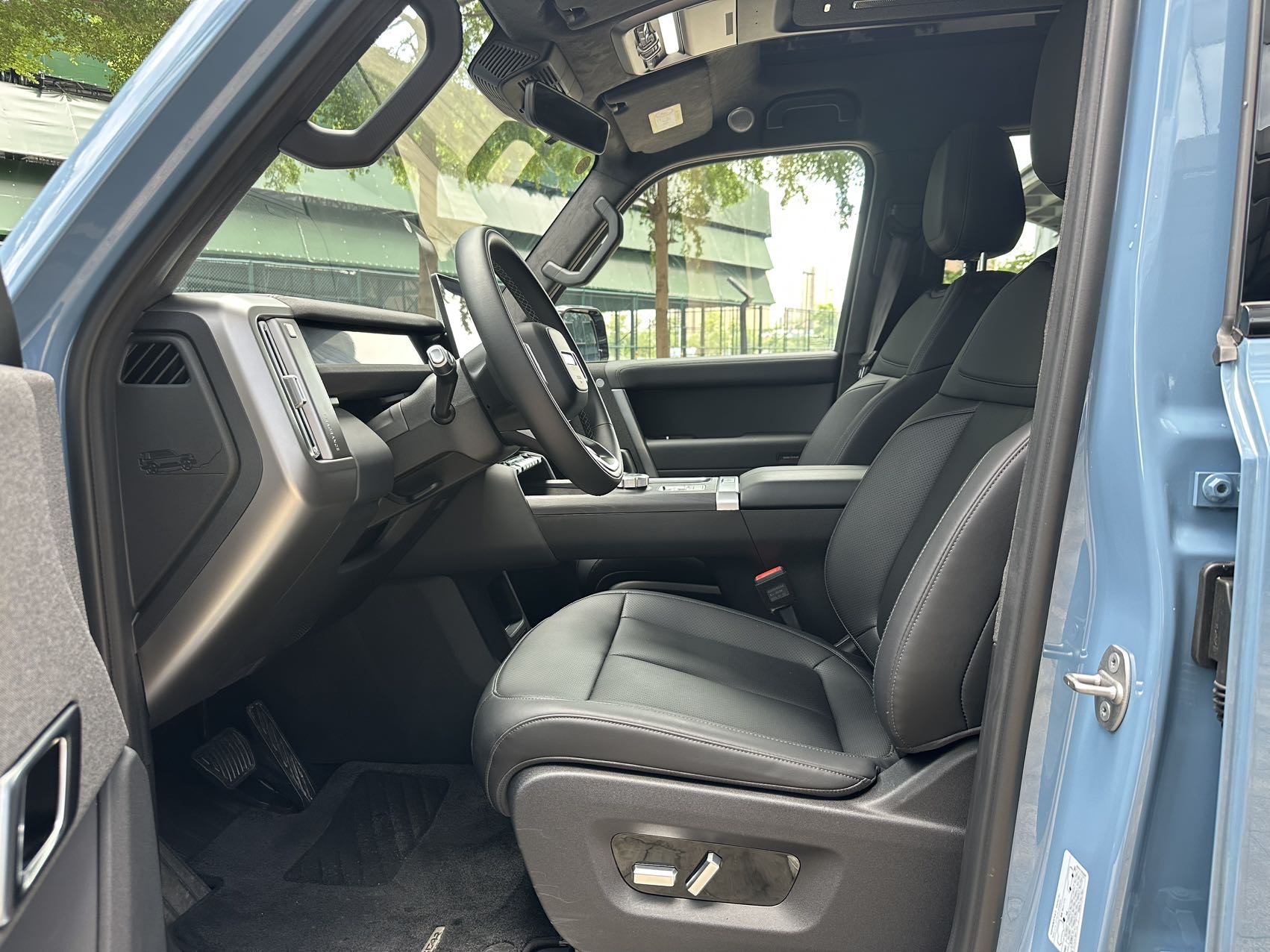 iCAR 2026 iCAR V27 210KM Two-Wheel Drive Falcon 500 — 3