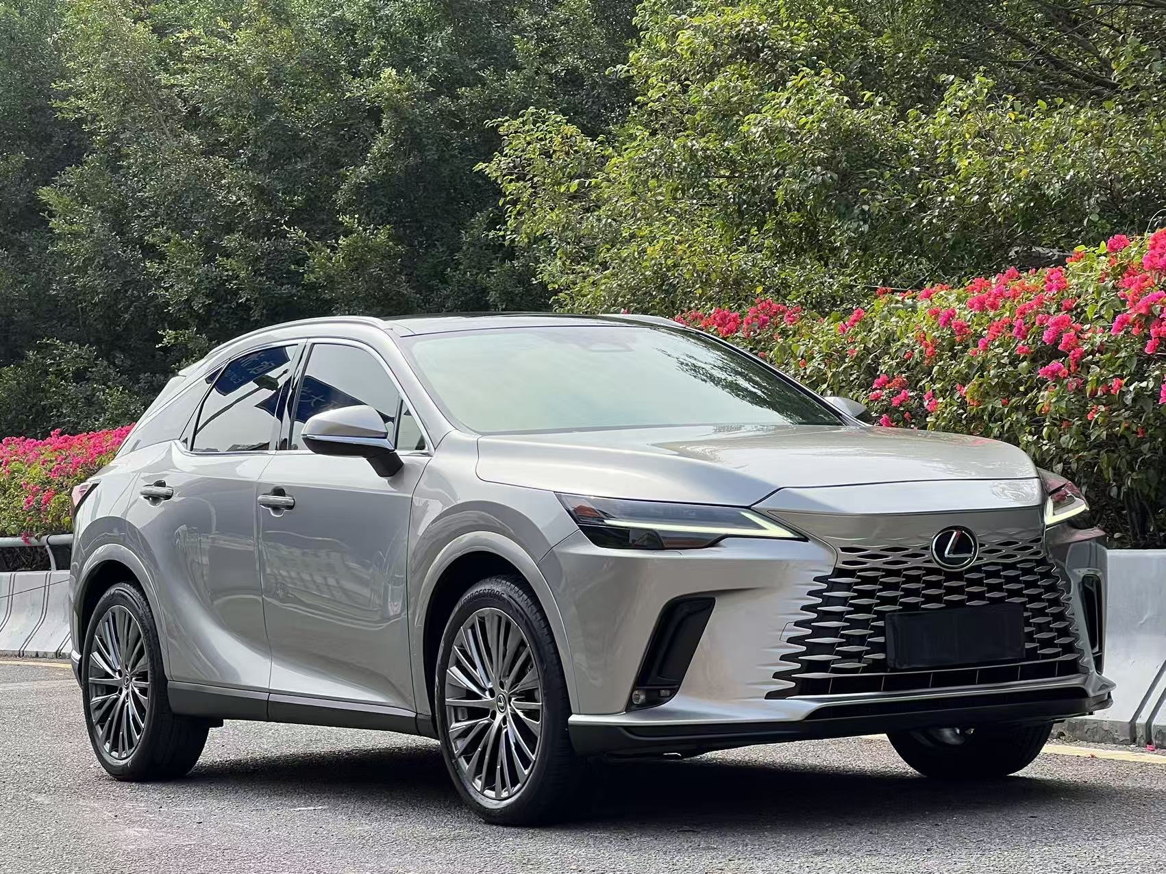 Lexus RX (Imported) 2023 RX350h 2.5 Continuously Variable Transmission, All-Wheel Drive Indulgence Model — 3