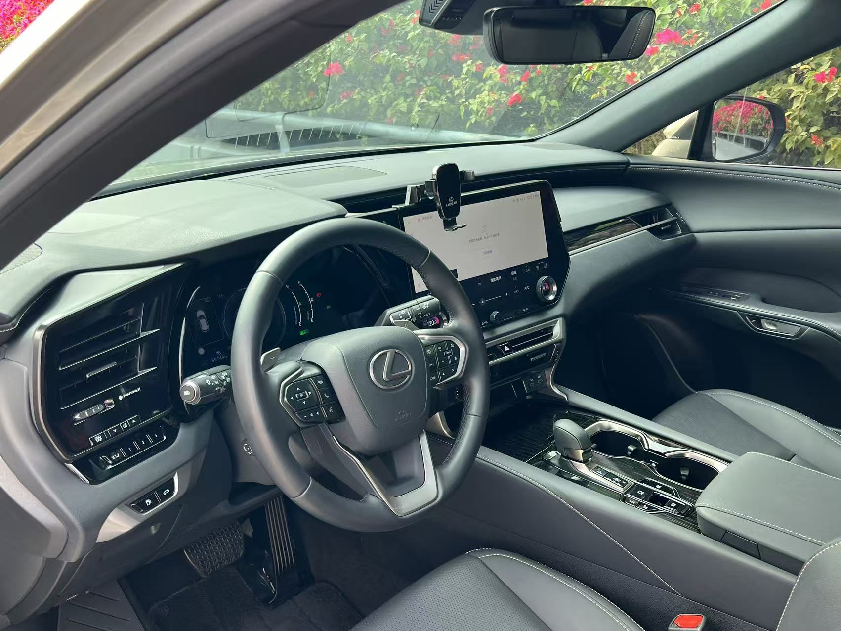Lexus RX (Imported) 2023 RX350h 2.5 Continuously Variable Transmission, All-Wheel Drive Indulgence Model — 16