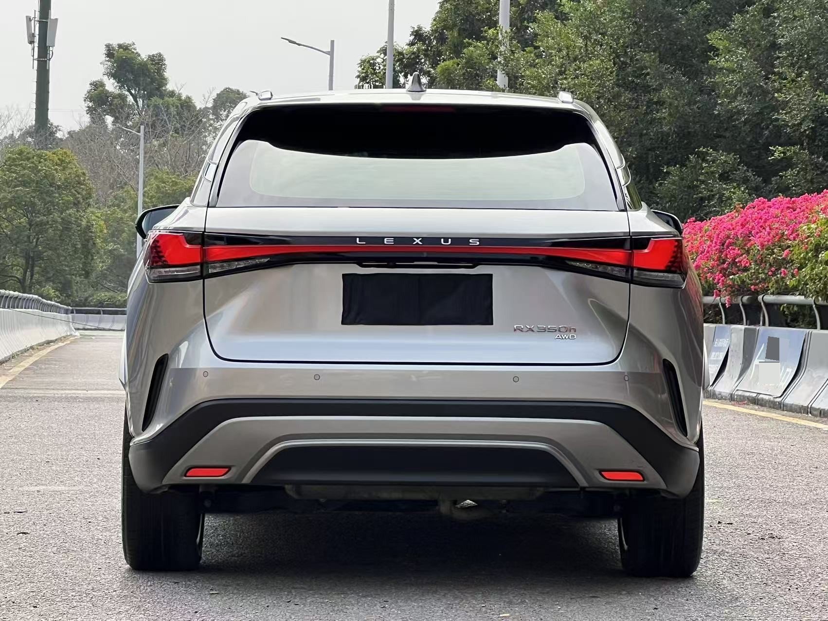 Lexus RX (Imported) 2023 RX350h 2.5 Continuously Variable Transmission, All-Wheel Drive Indulgence Model — 17