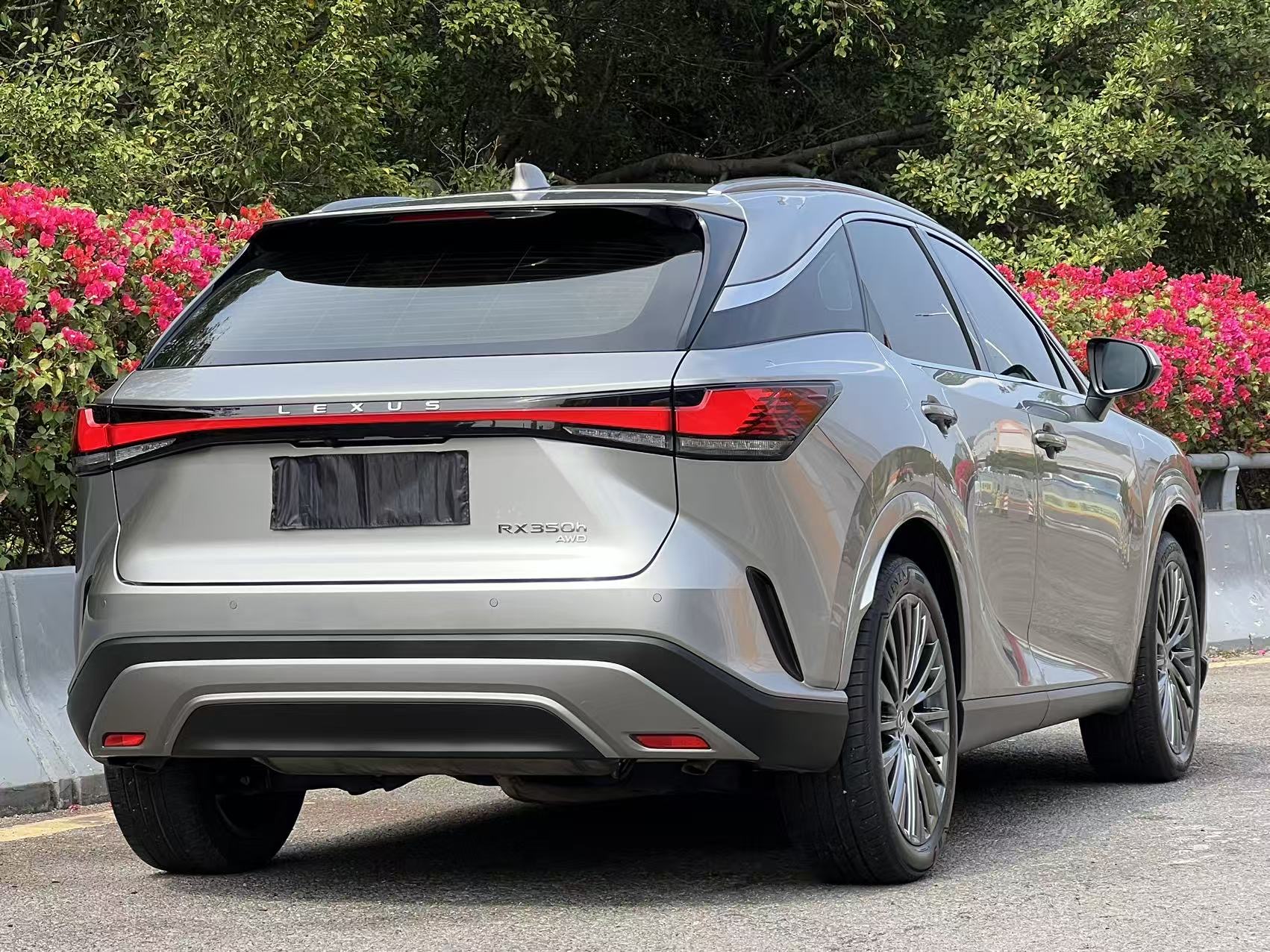 Lexus RX (Imported) 2023 RX350h 2.5 Continuously Variable Transmission, All-Wheel Drive Indulgence Model — 19