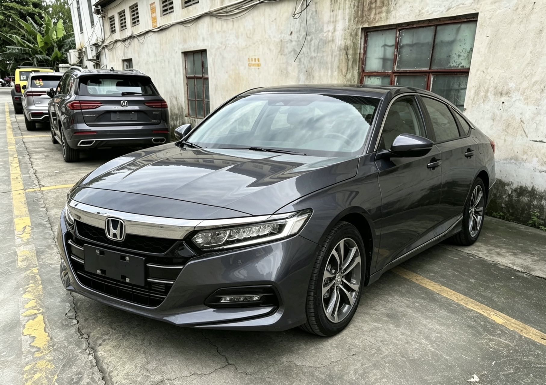 Honda 2022 10th-Gen Accord Hybrid 2.0 CVT Phantom Night · Sharp Intelligence Edition