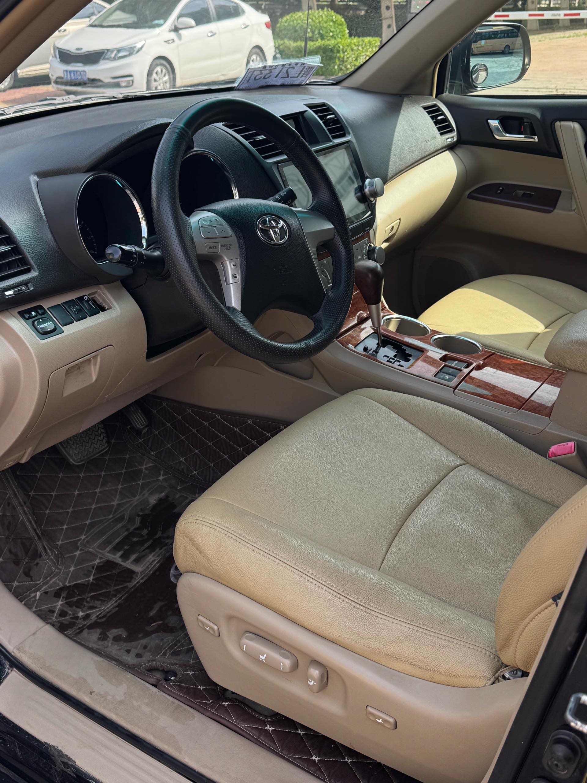 Toyota 2012 Highlander 3.5 AWD 7-Seater Elite — 7