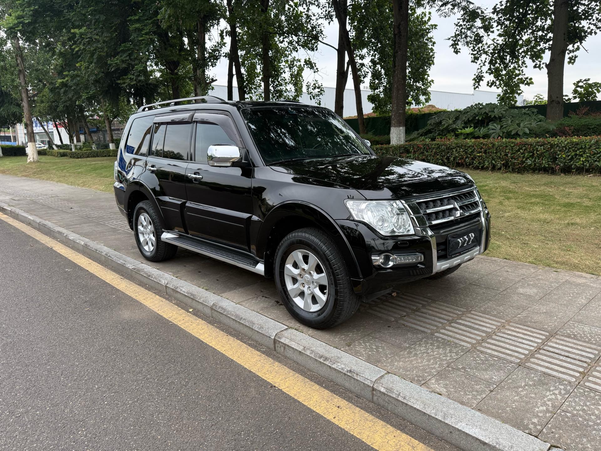 Mitsubishi Pajero (Imported) 2016 Pajero 3.0 Luxury Edition — 3